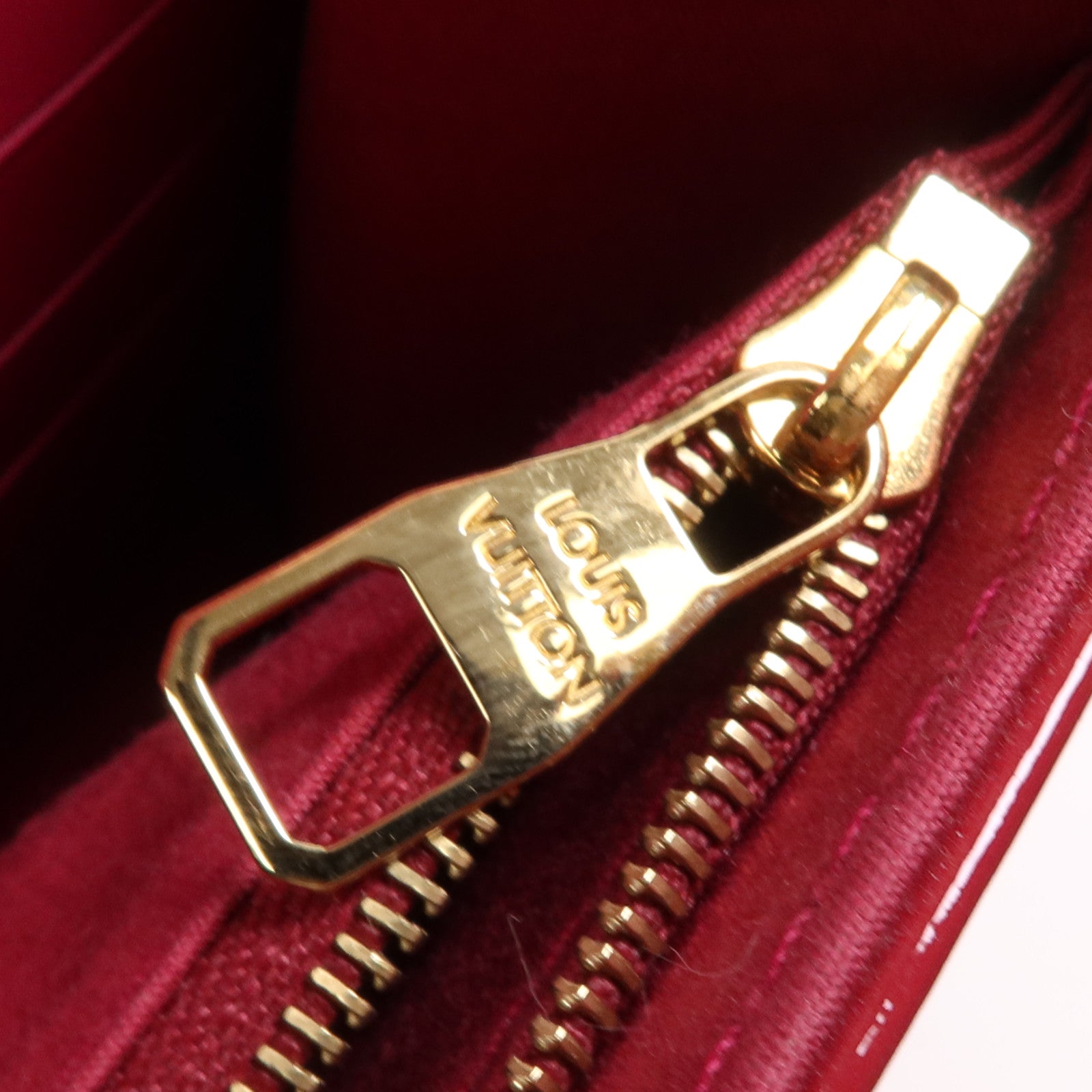 LOUIS VUITTON Monogram Vernis Clutch Ana Shoulder Bag金扣鏈帶肩背袋