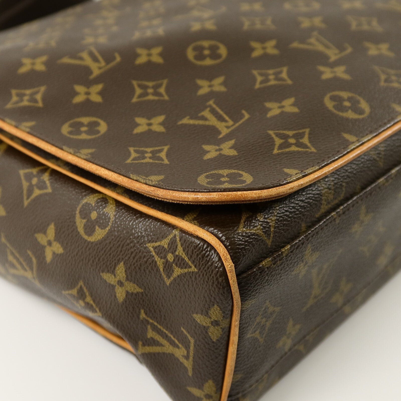 LOUIS VUITTON Monogram Abbesses肩背袋