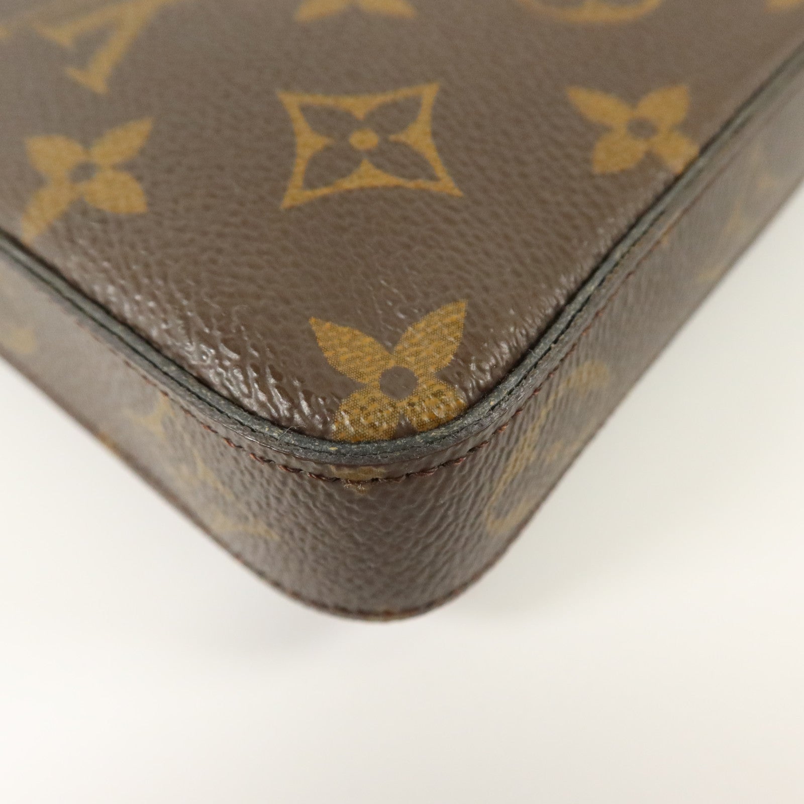 LOUIS VUITTON Monogram Pochette Felicie金扣鏈帶肩背袋