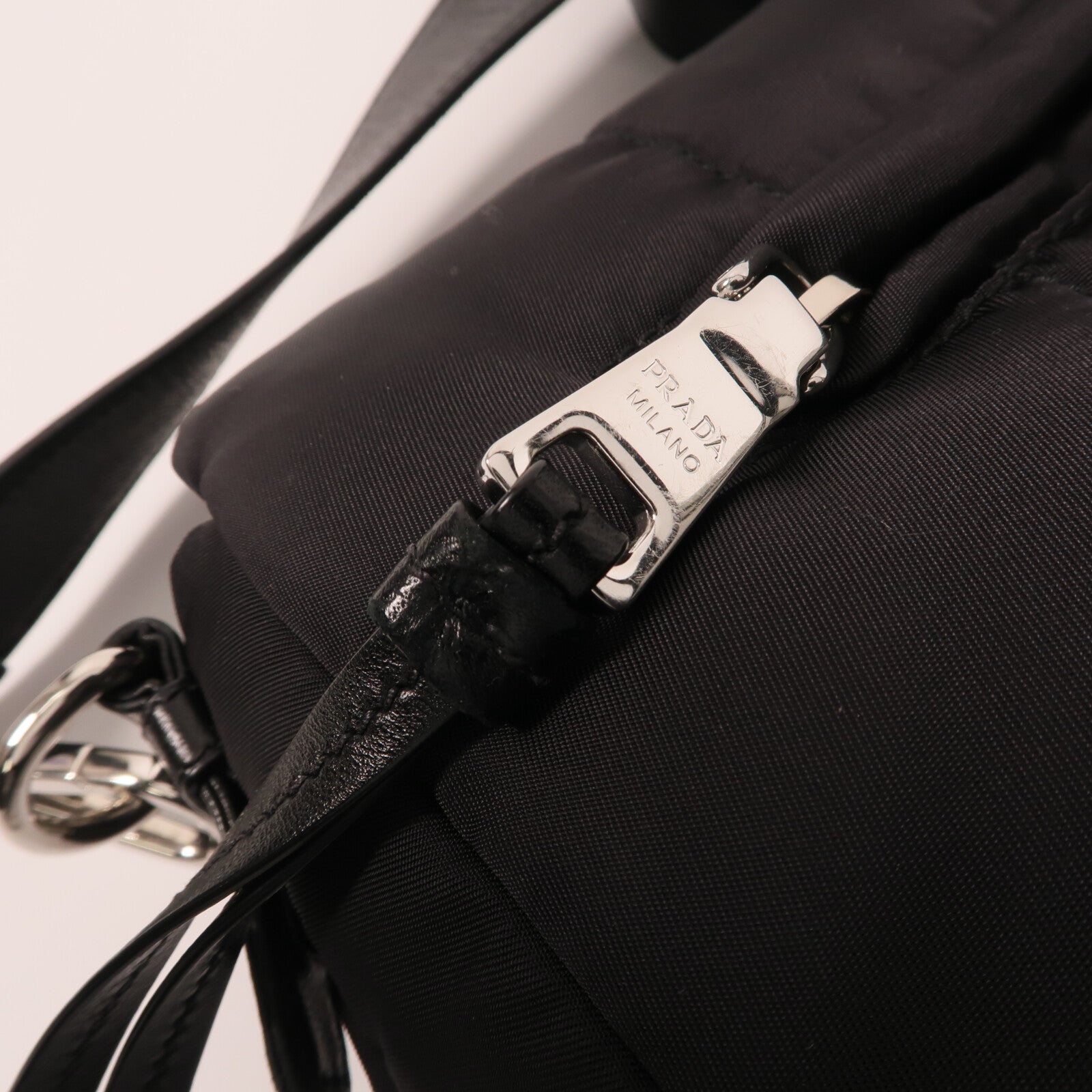PRADA 尼龍Shoulder Bag銀扣肩背袋