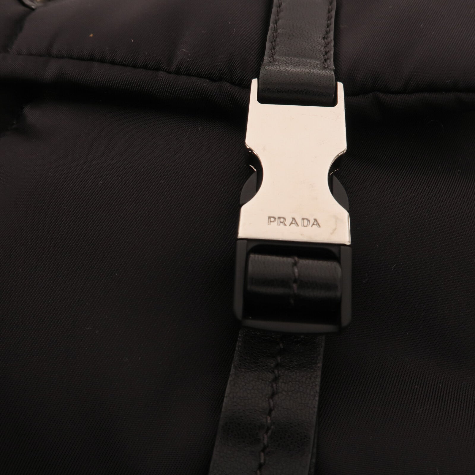PRADA 尼龍Shoulder Bag銀扣肩背袋