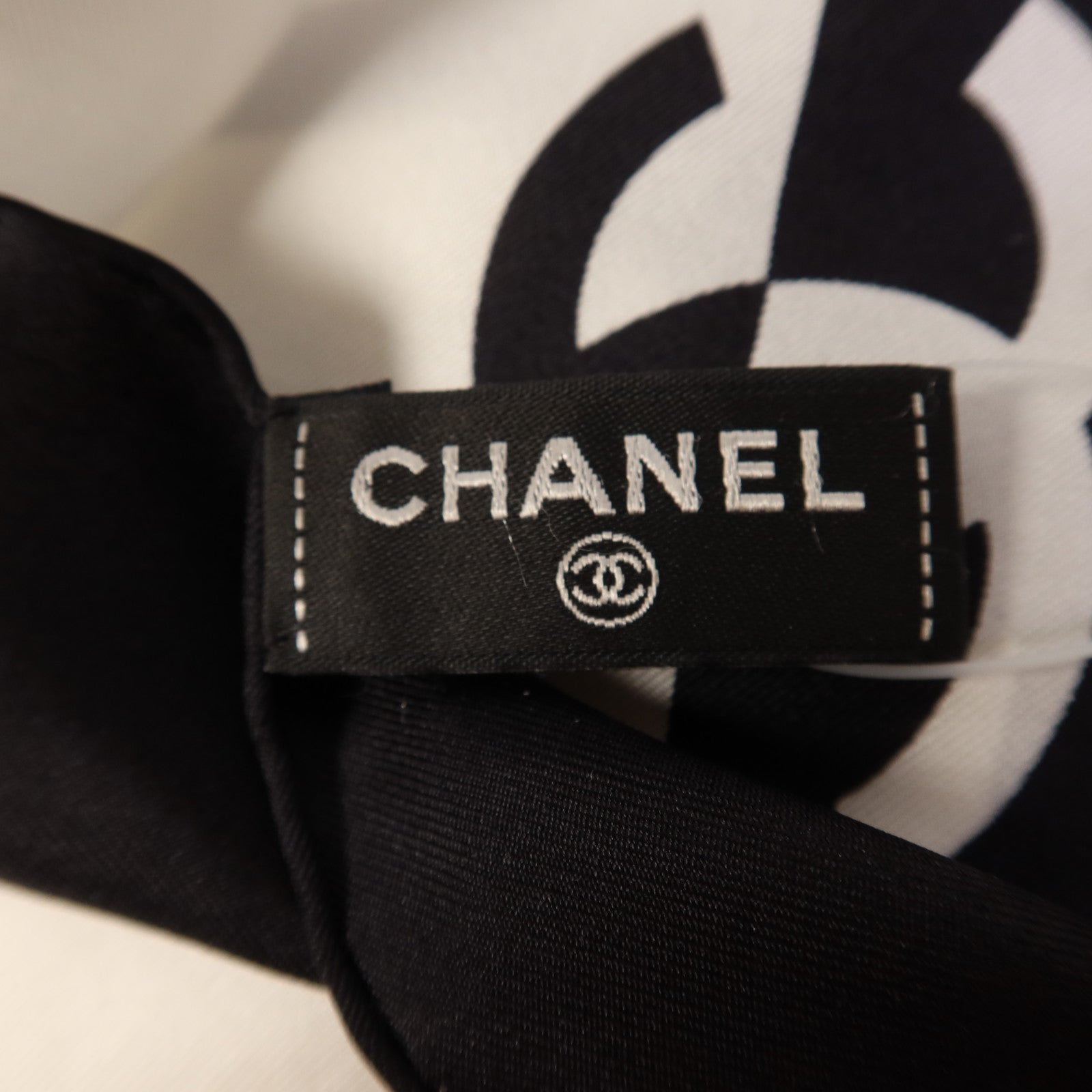 CHANEL 絲質Scarf 90X90絲巾