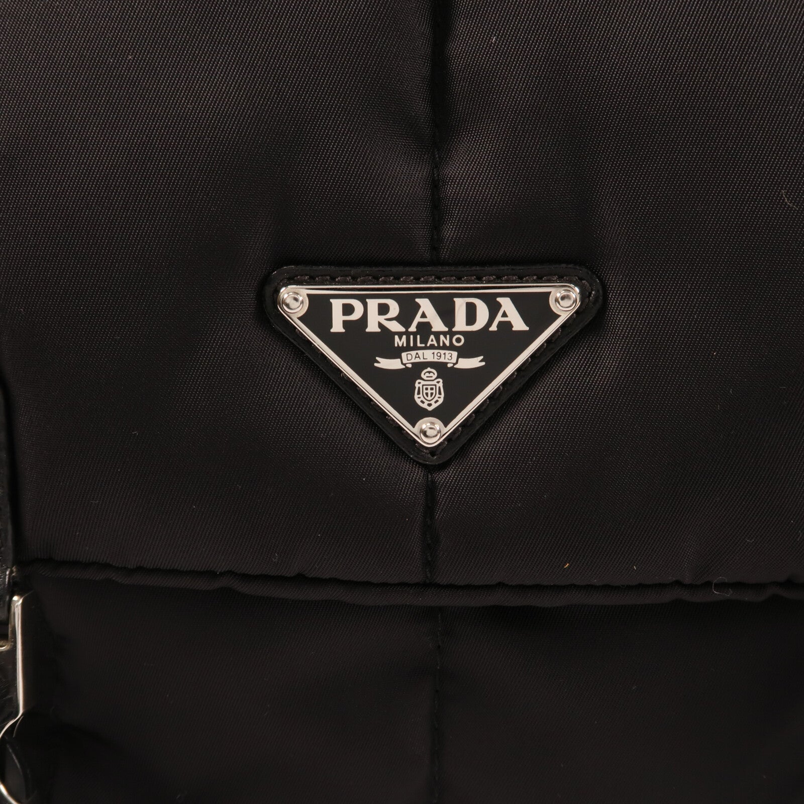 PRADA 尼龍Shoulder Bag銀扣肩背袋