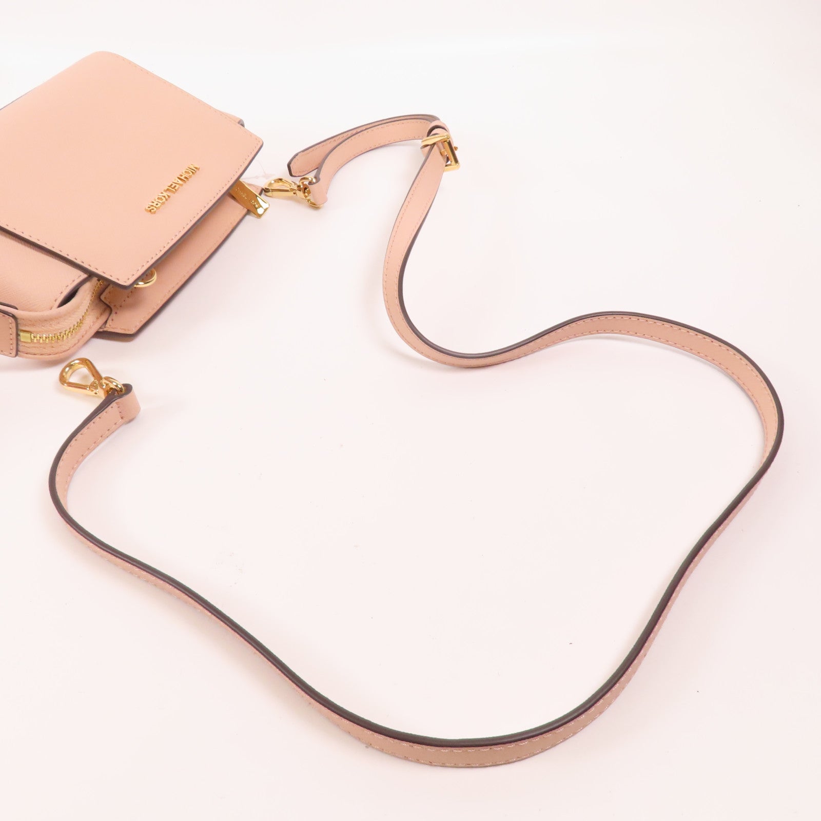 Michael Kors 牛皮皮革Selma Mini金扣肩背袋