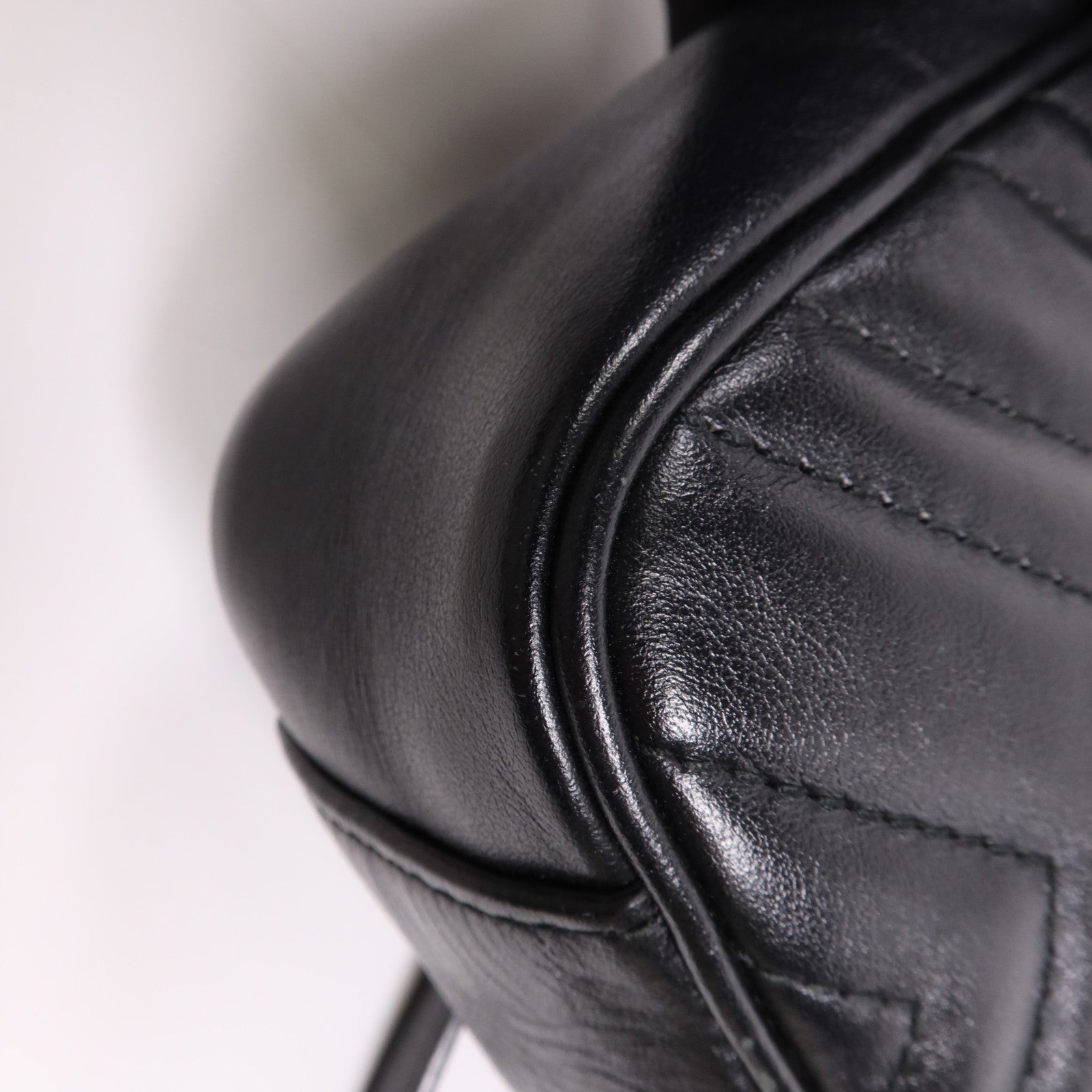 GUCCI 牛皮皮革GG Marmont金扣鏈帶肩背袋