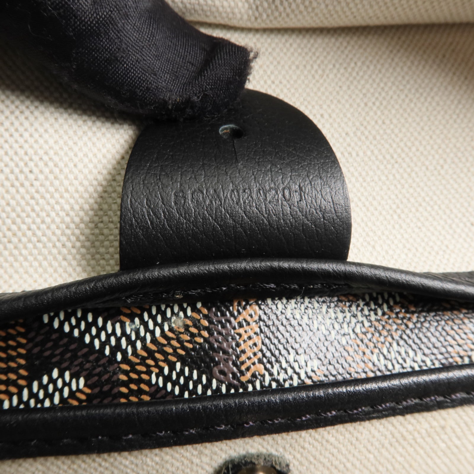 GOYARD 塗層帆布Artois PM銀扣肩背袋