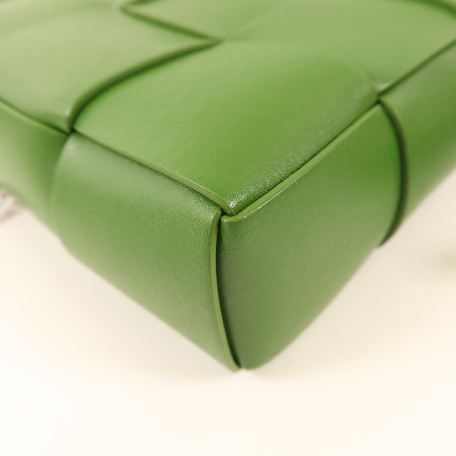BOTTEGA VENETA 【激減優惠】牛皮皮革Small Cassette Camera Bag銀扣肩背袋