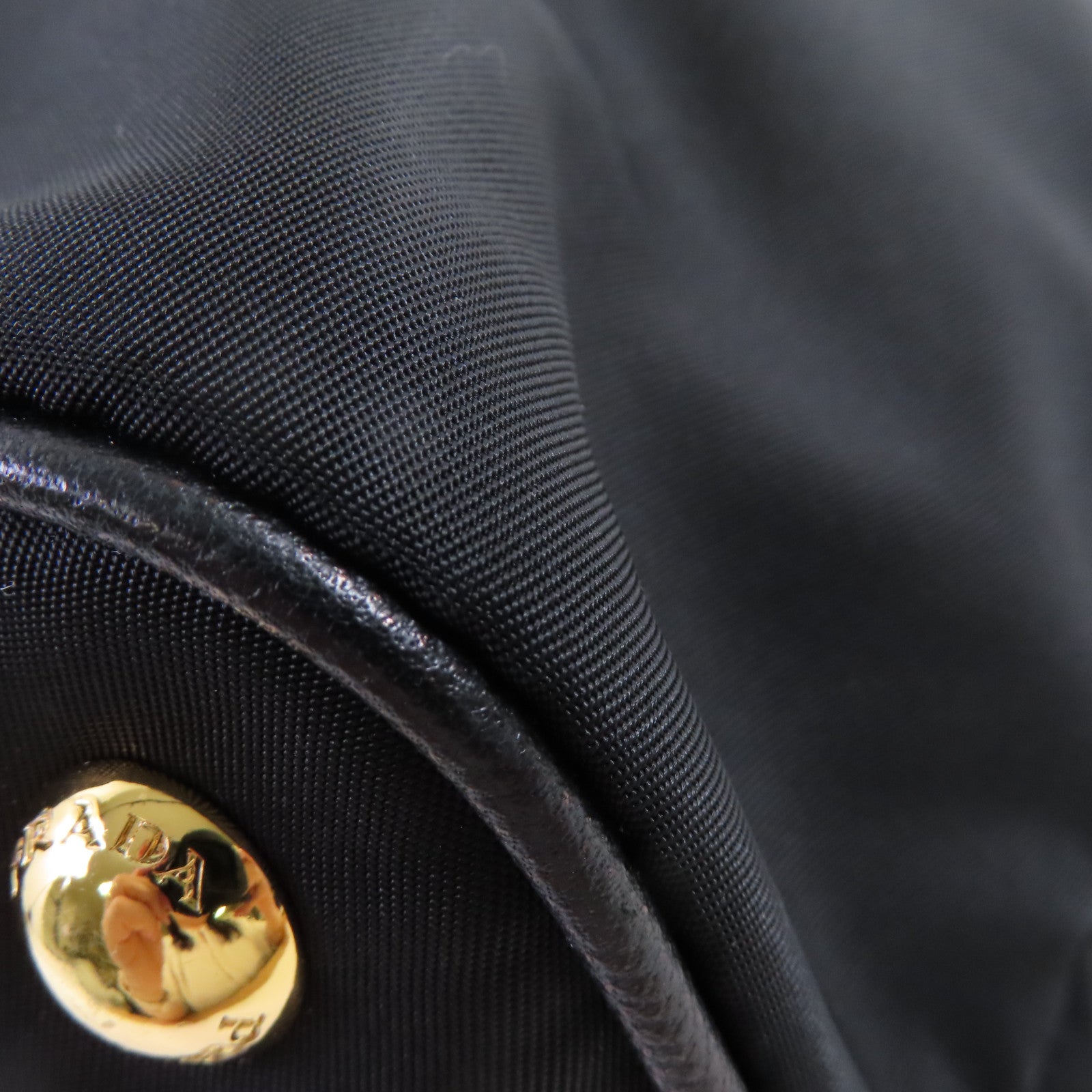 PRADA 尼龍Shoulder Bag金扣肩背袋黑色