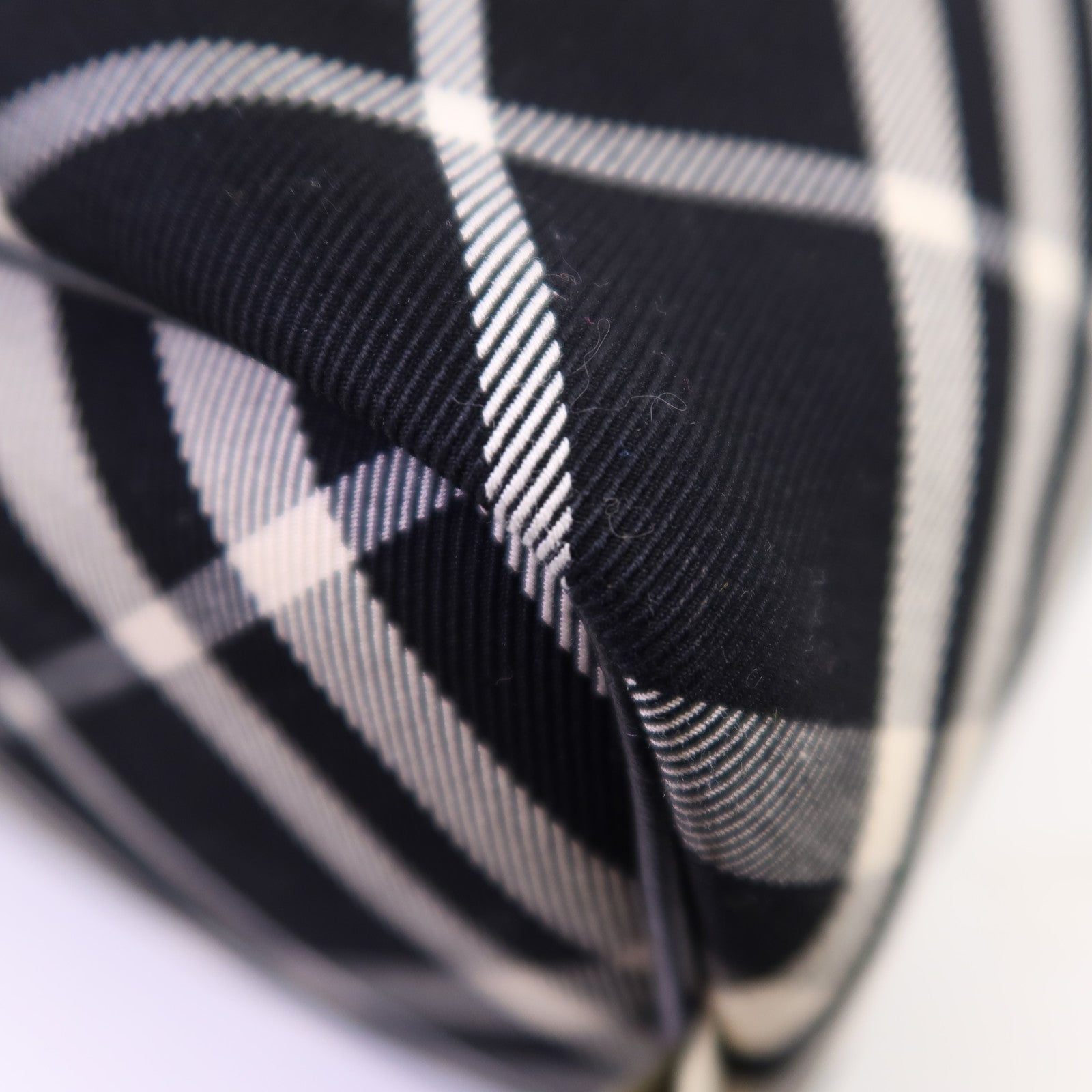 BURBERRY 帆布Shoulder Bag金扣肩背袋