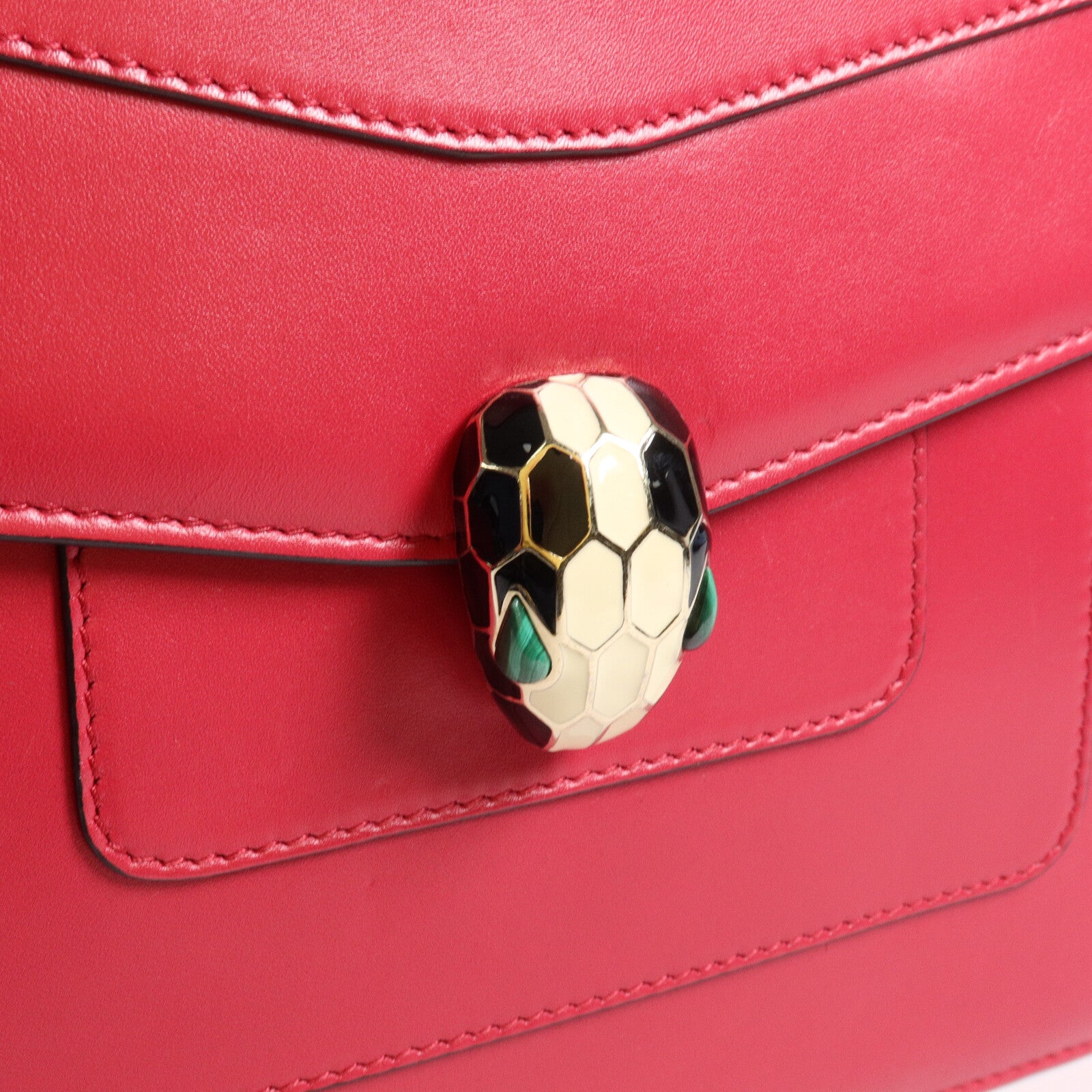 BVLGARI 牛皮皮革Serpenti Forever Bag Medium鏈帶肩背袋