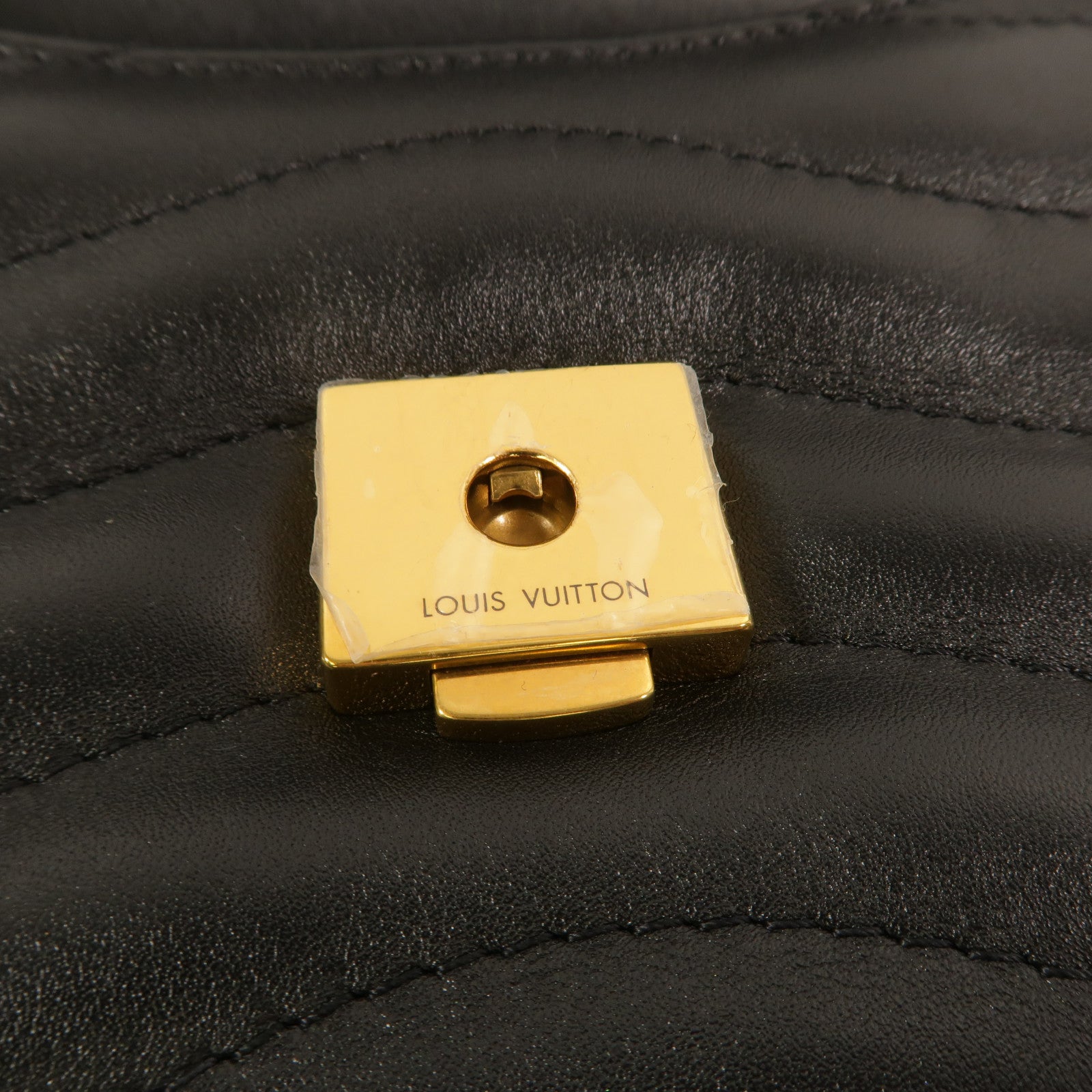 LOUIS VUITTON 牛皮皮革New Wave Hold Me手挽肩背兩用袋