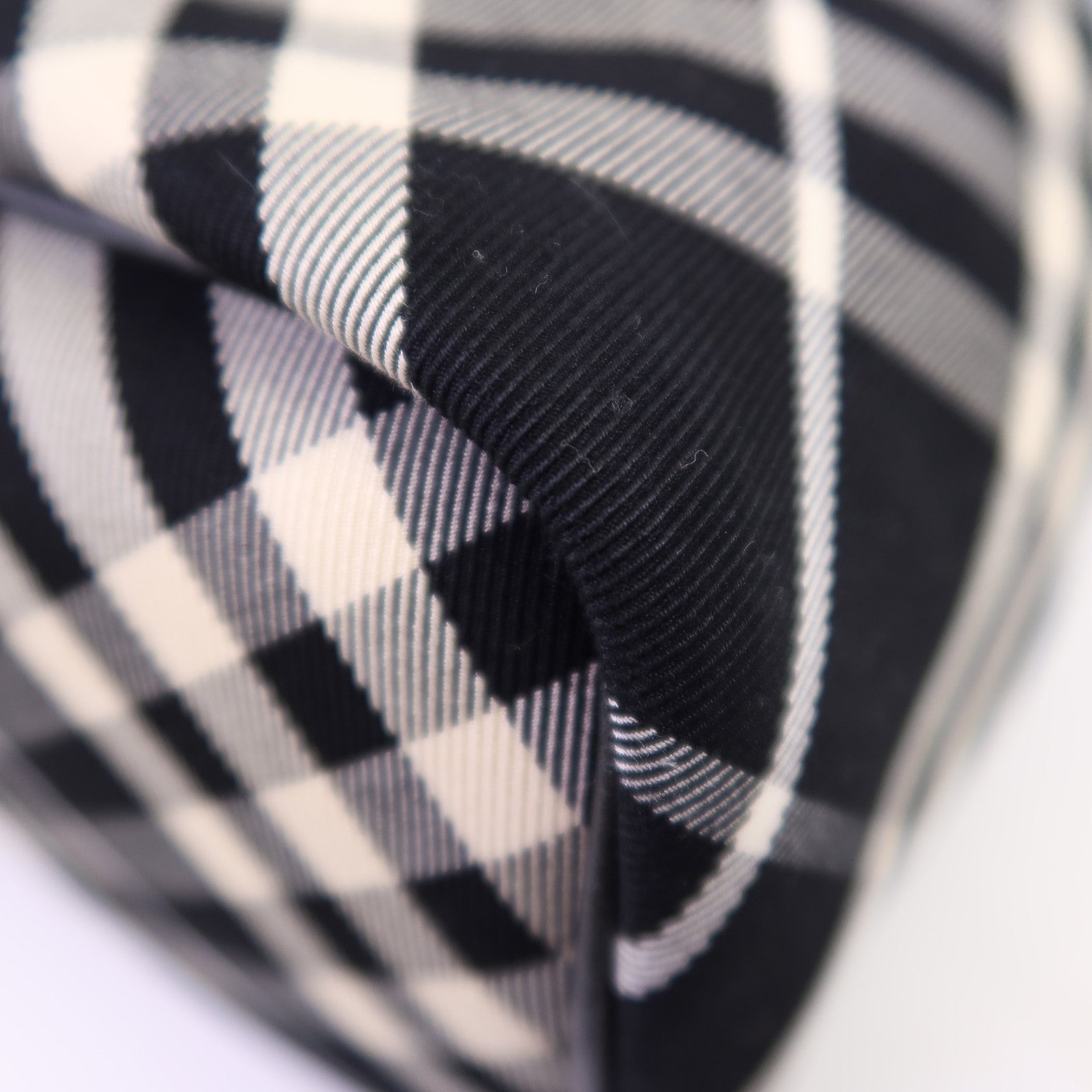 BURBERRY 帆布Shoulder Bag金扣肩背袋