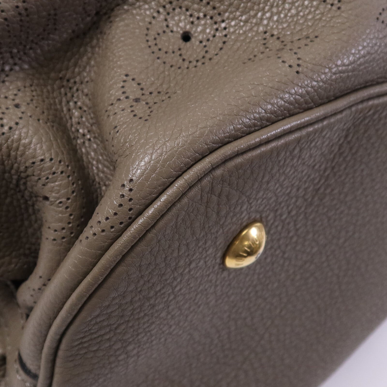 LOUIS VUITTON Mahina Neo L金扣肩背袋