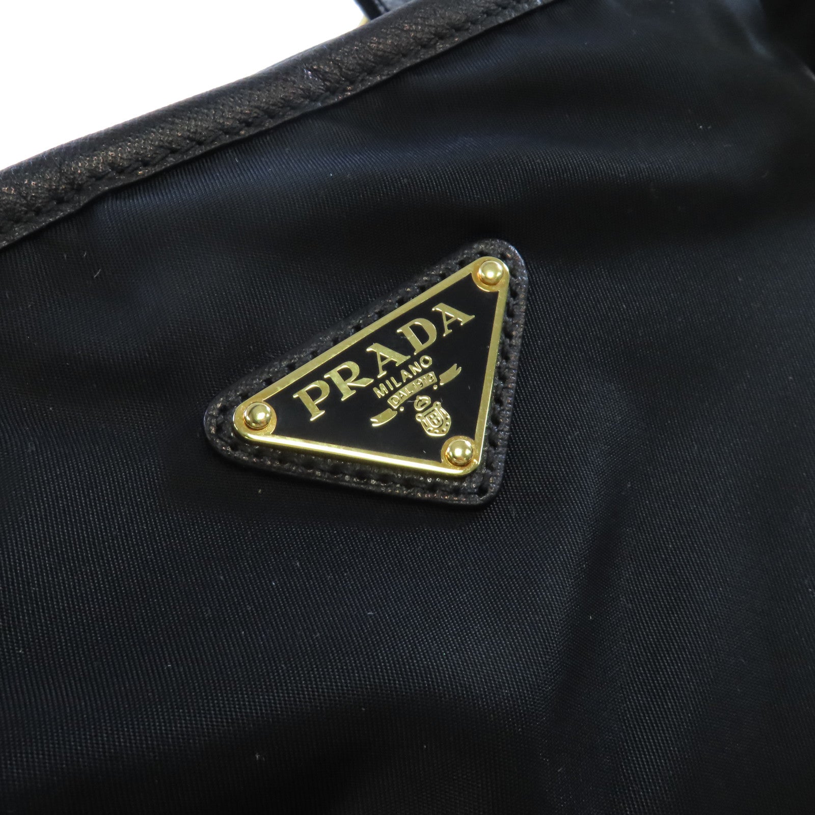 PRADA 尼龍Shoulder Bag金扣肩背袋黑色