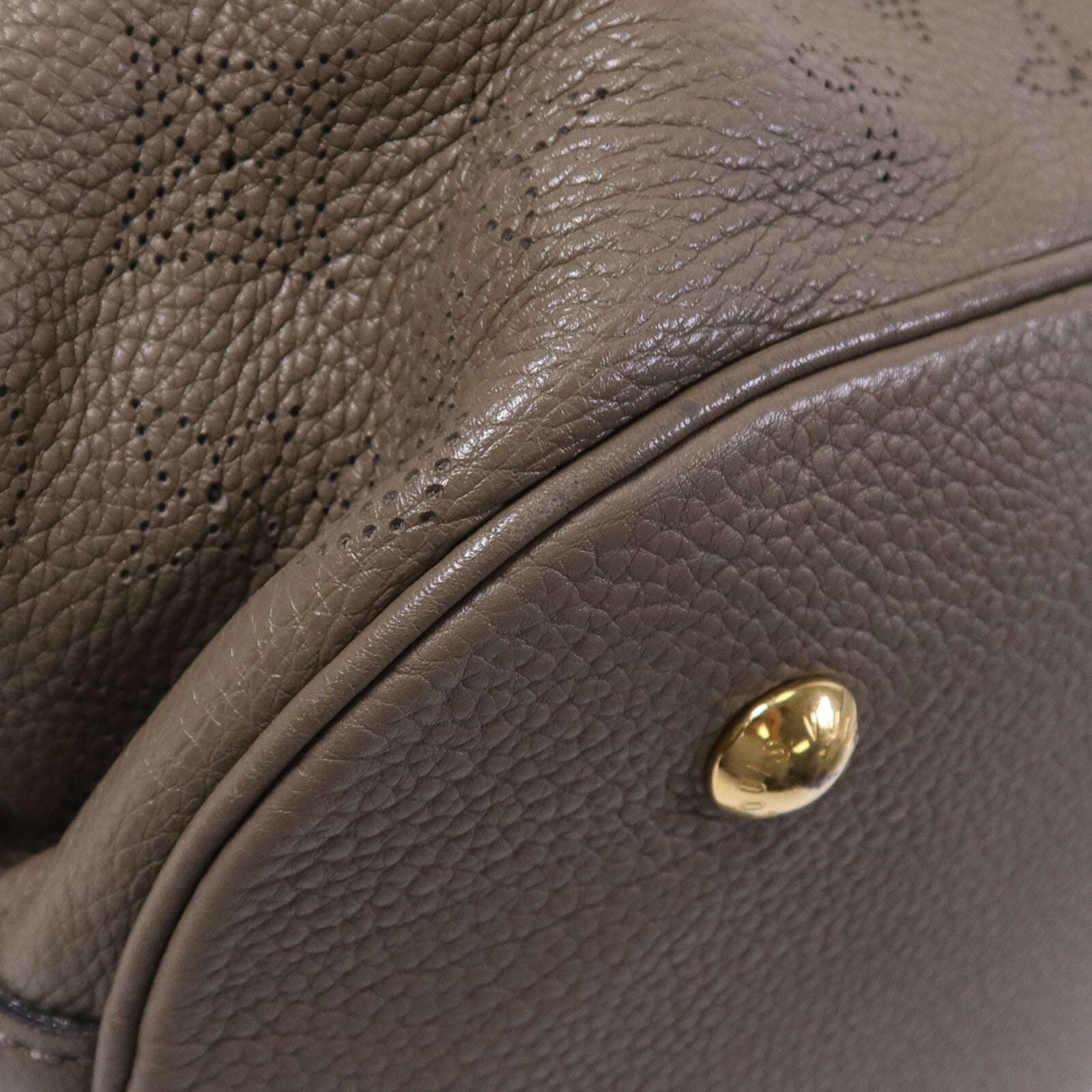 LOUIS VUITTON Mahina Neo L金扣肩背袋