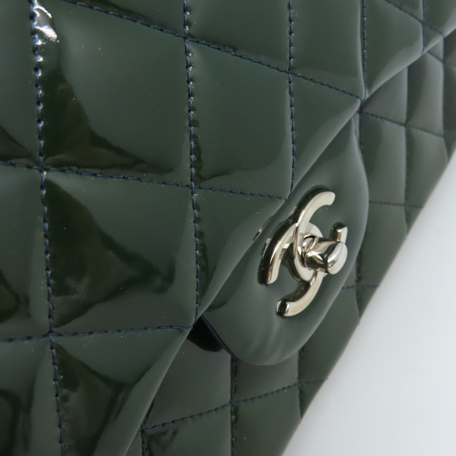 CHANEL **【激減優惠】菱格漆皮皮革Jumbo Maxi Chain Shoulder Bag銀扣鏈帶肩背袋深綠色