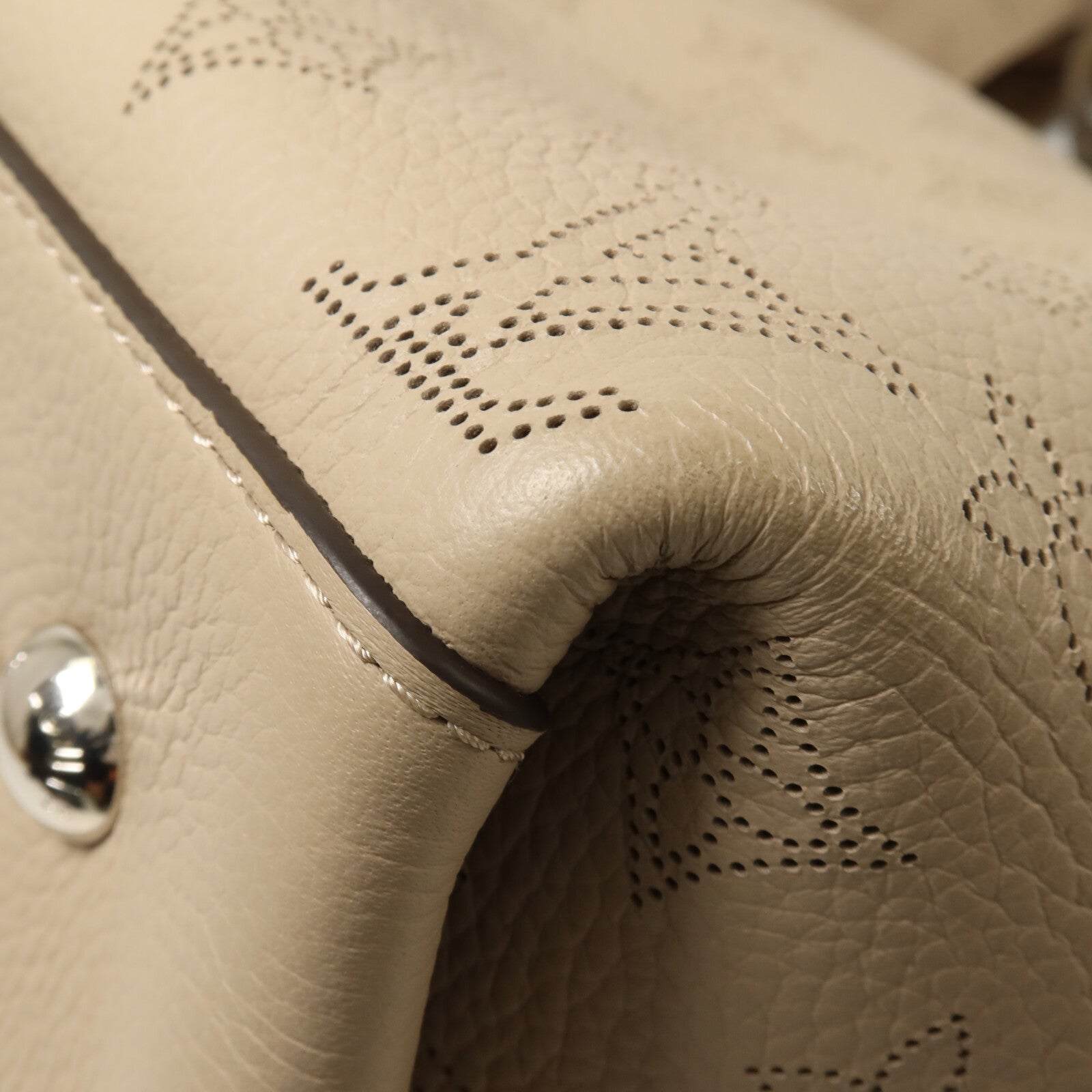 LOUIS VUITTON Mahina Carmel手挽袋