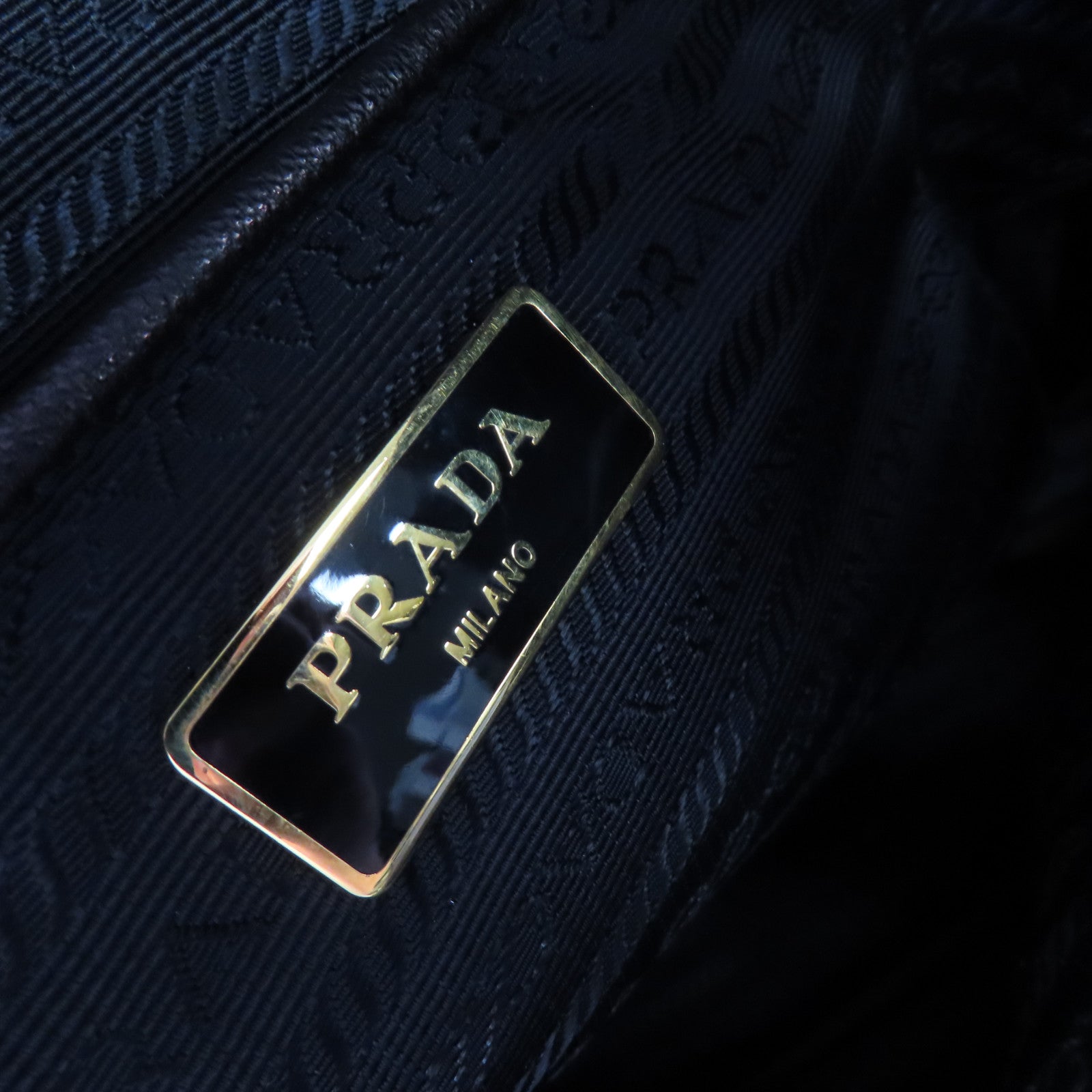 PRADA 尼龍Shoulder Bag金扣肩背袋黑色