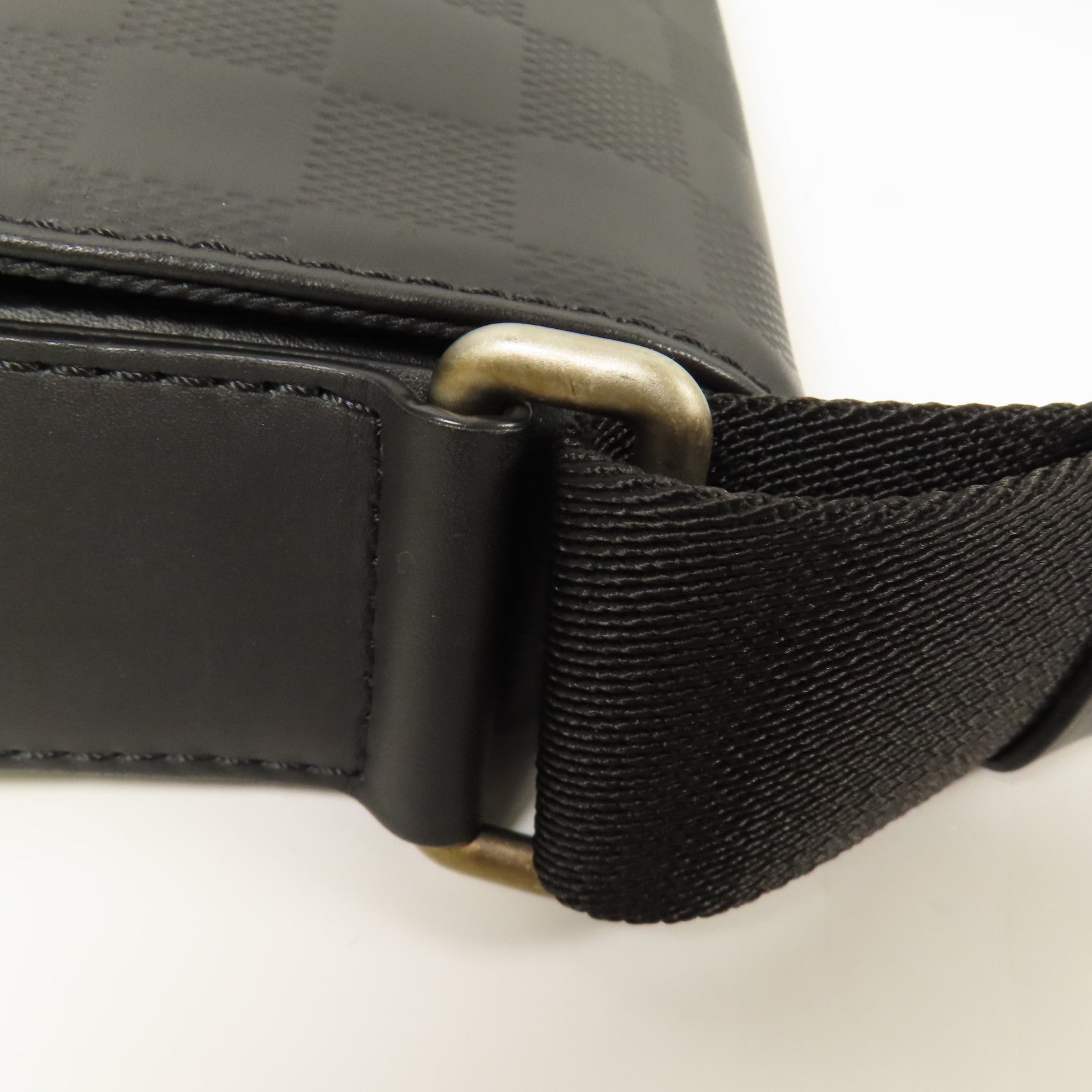LOUIS VUITTON Damier Amphini District MM銀扣肩背袋