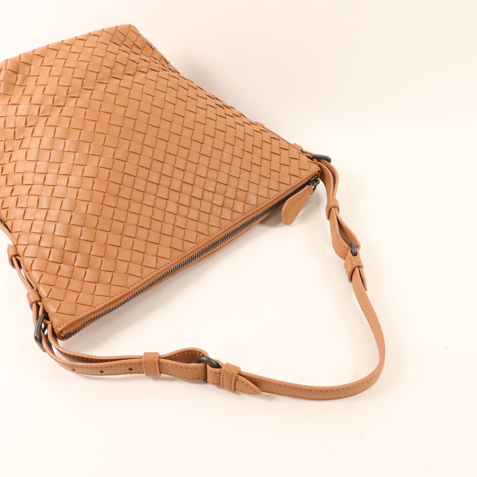 BOTTEGA VENETA 皮革Intrecciato Shoulder Bag金扣肩背袋
