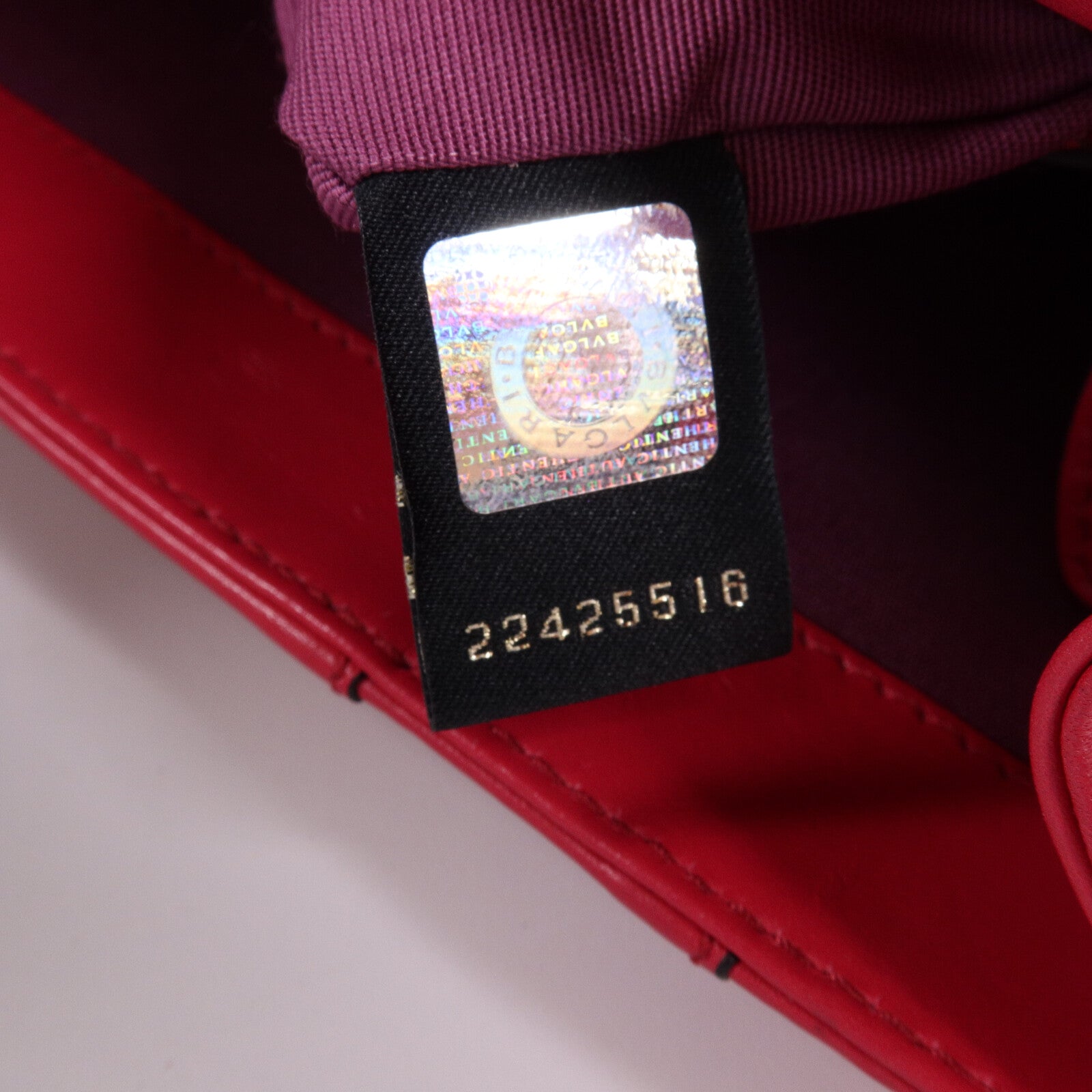 BVLGARI 牛皮皮革Serpenti Forever Bag Medium鏈帶肩背袋