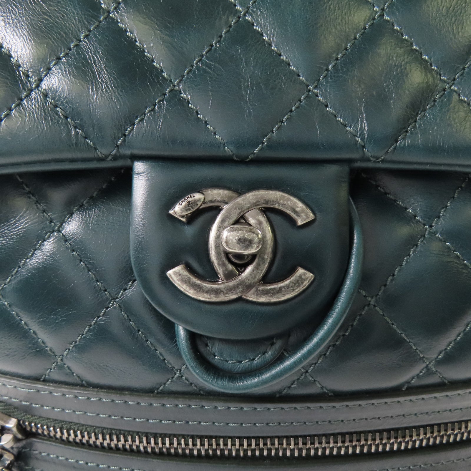 CHANEL 【激減優惠】牛皮皮革Backpack銀扣背包