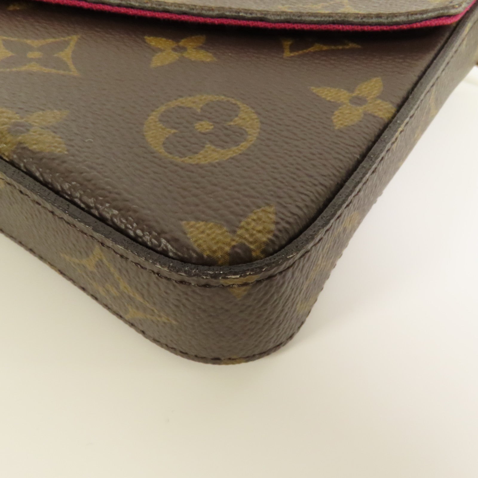 LOUIS VUITTON Monogram Pochette Felicie金扣鏈帶肩背袋