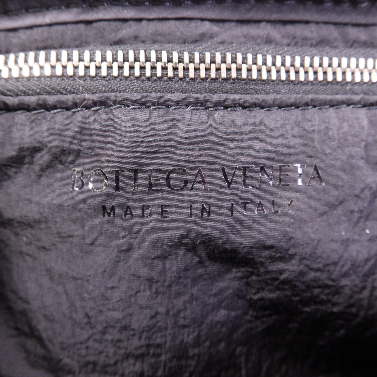 BOTTEGA VENETA 聚酯纖維Small Rumple Messenger銀扣肩背袋