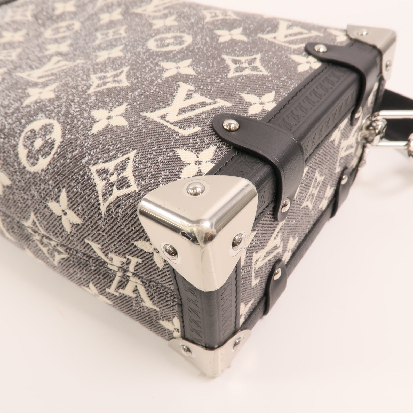 LOUIS VUITTON Jacquard Denim Side Trunk銀扣手挽肩背兩用袋