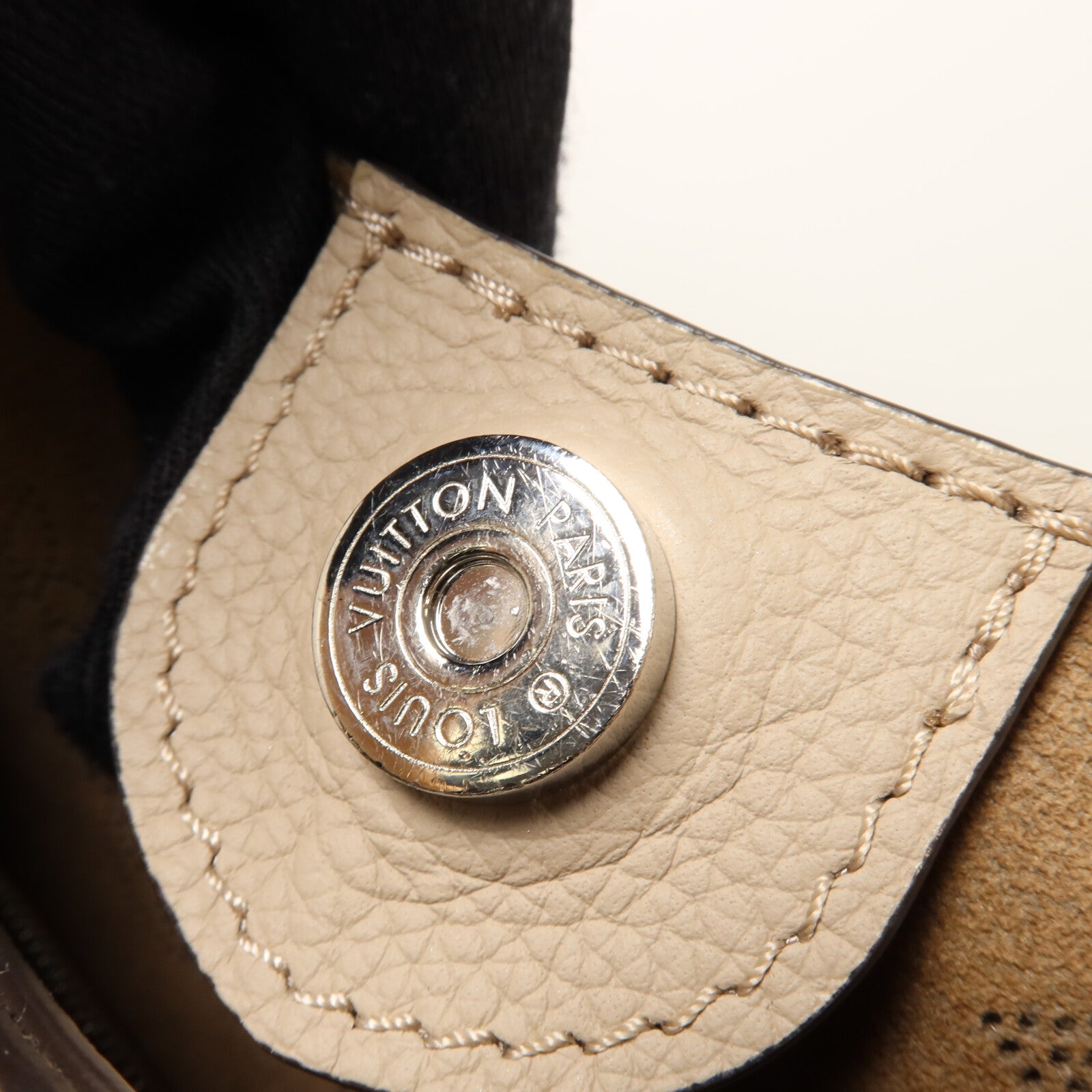 LOUIS VUITTON Mahina Carmel手挽袋