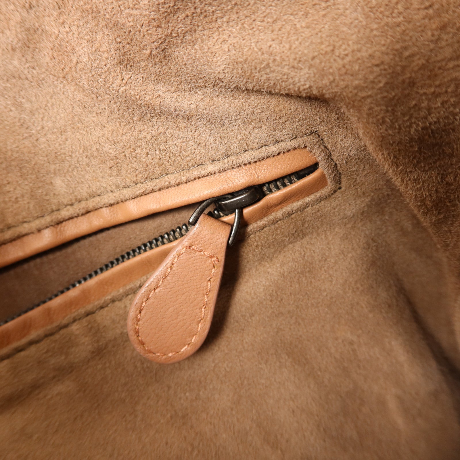 BOTTEGA VENETA 皮革Intrecciato Shoulder Bag金扣肩背袋