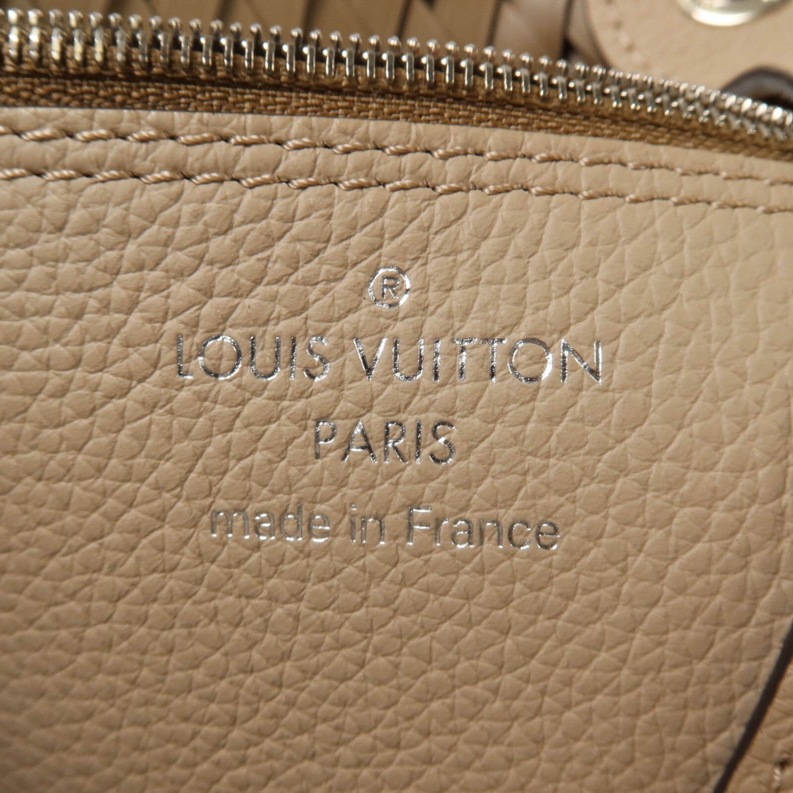 LOUIS VUITTON Mahina Carmel手挽袋
