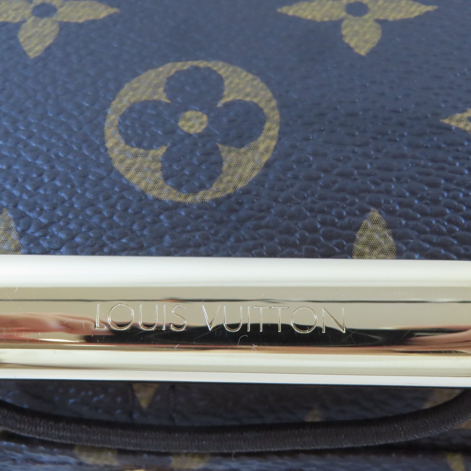 LOUIS VUITTON Monogram Abbesses Shoulder Bag金扣肩背袋啡色