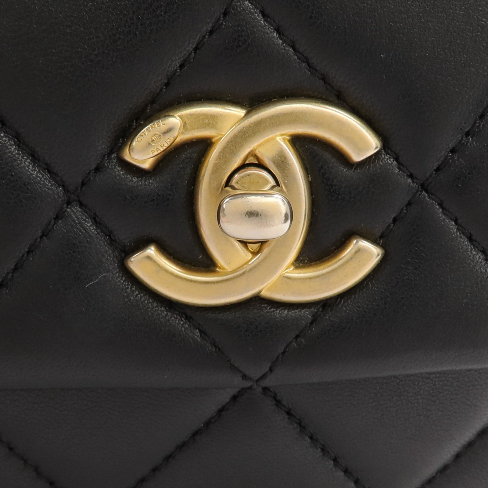 CHANEL 羊皮皮革Chain Shoulder金扣鏈帶肩背袋