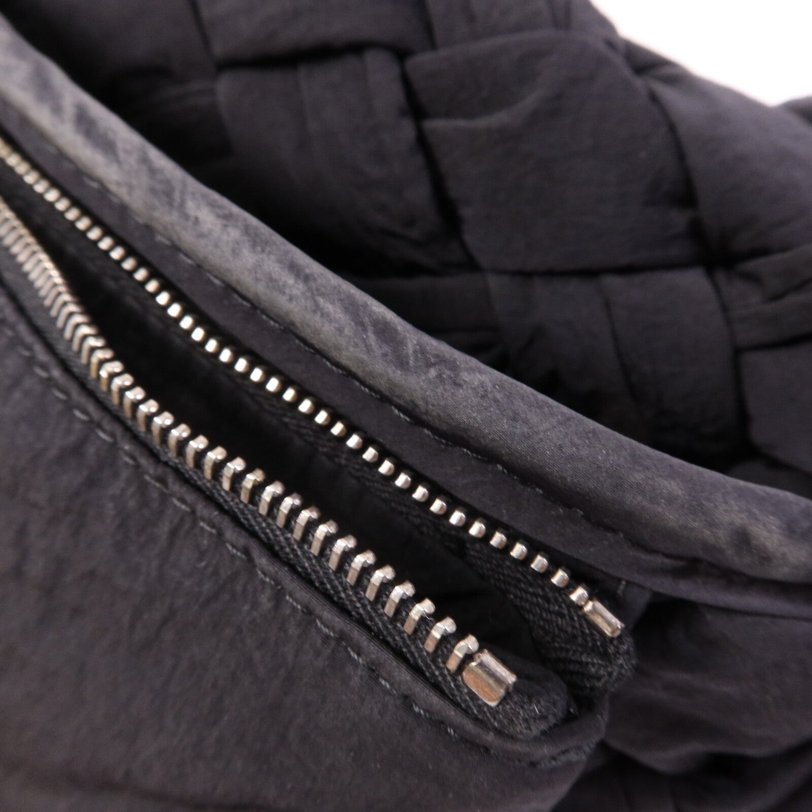 BOTTEGA VENETA 聚酯纖維Small Rumple Messenger銀扣肩背袋