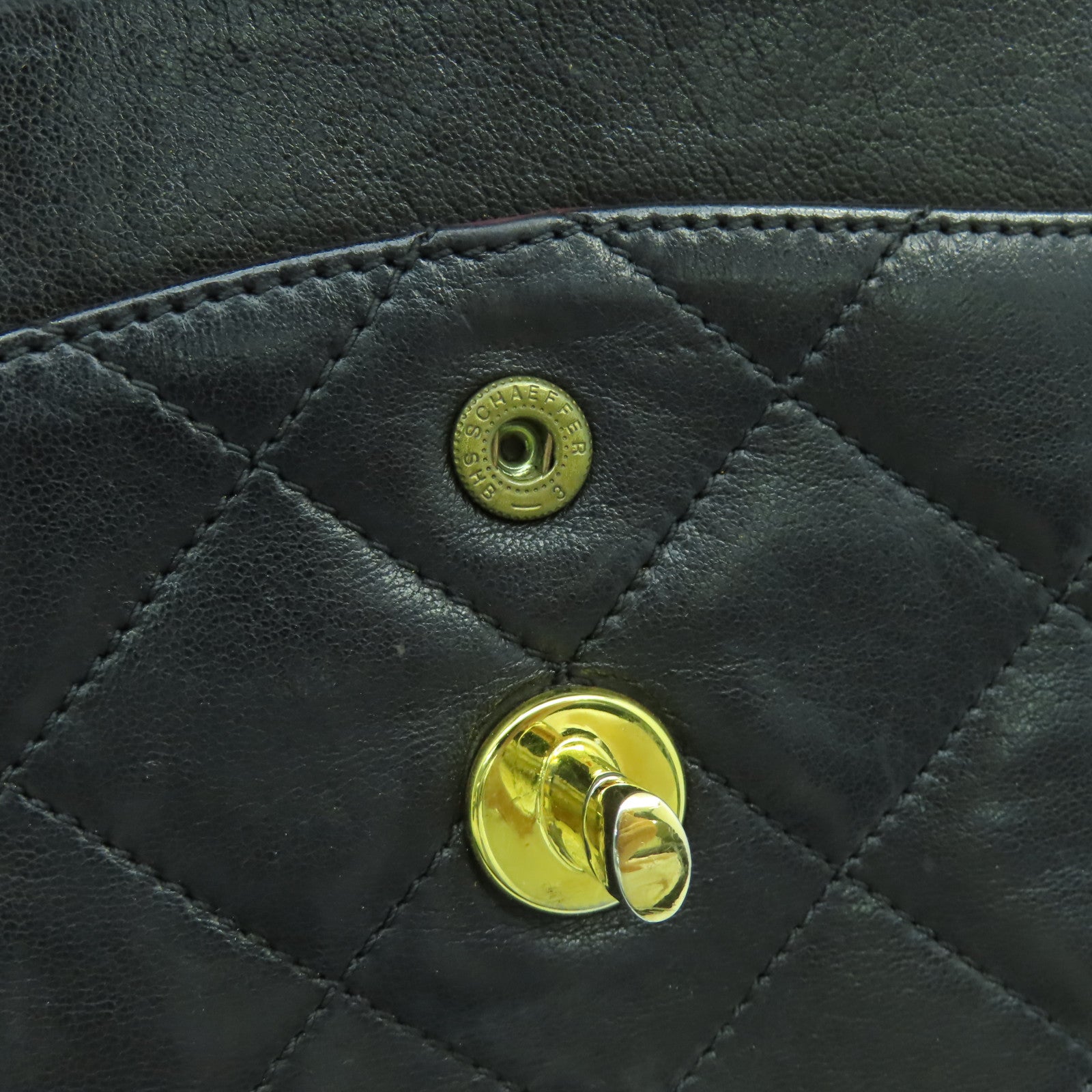 CHANEL 【清倉大減價】菱格羊皮皮革Chain Shoulder鏈帶肩背袋黑色