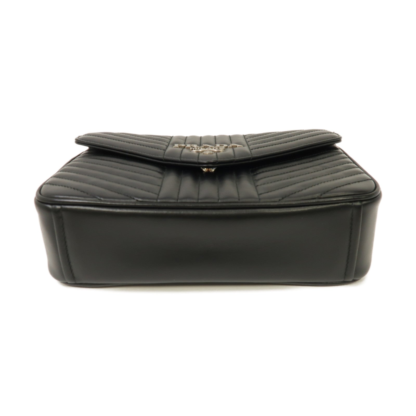 PRADA 牛皮皮革Chain Shoulder Bag銀扣鏈帶肩背袋黑色