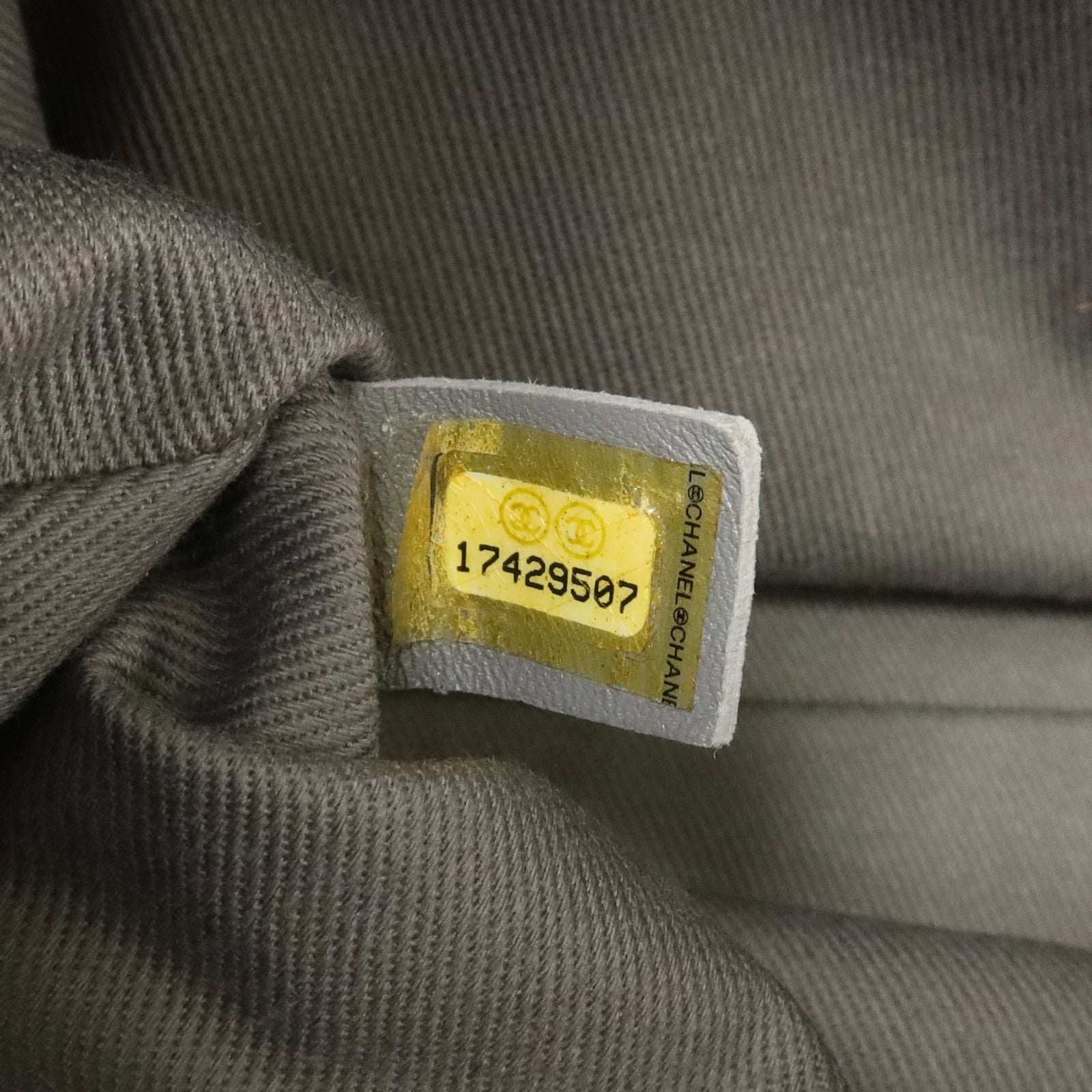 CHANEL 牛皮皮革Chic Quit Flap銀扣鏈帶肩背袋