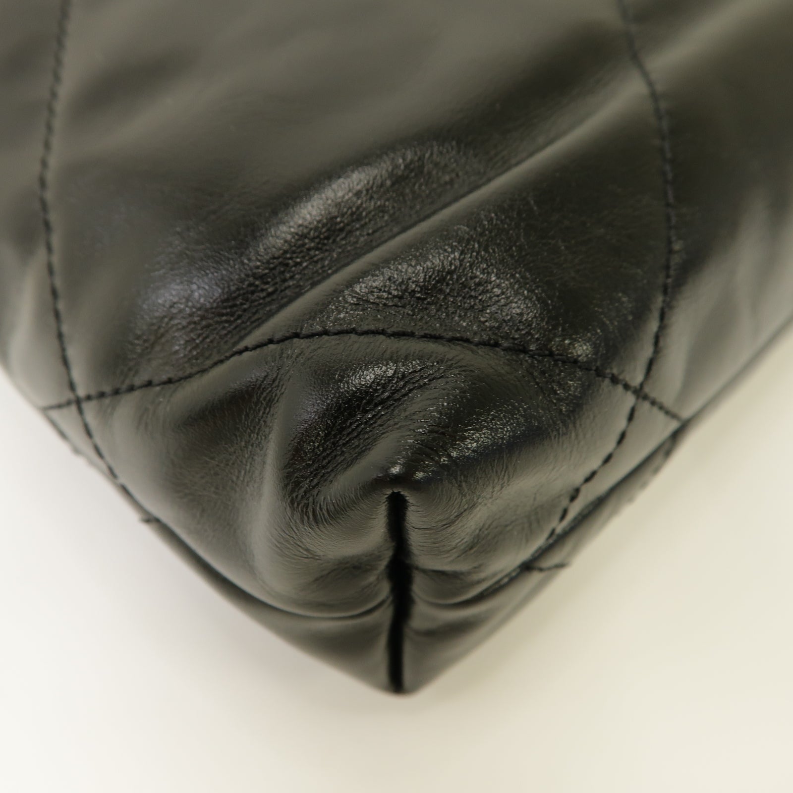 CHANEL 牛皮皮革C22 Mini金扣鏈帶肩背袋黒色