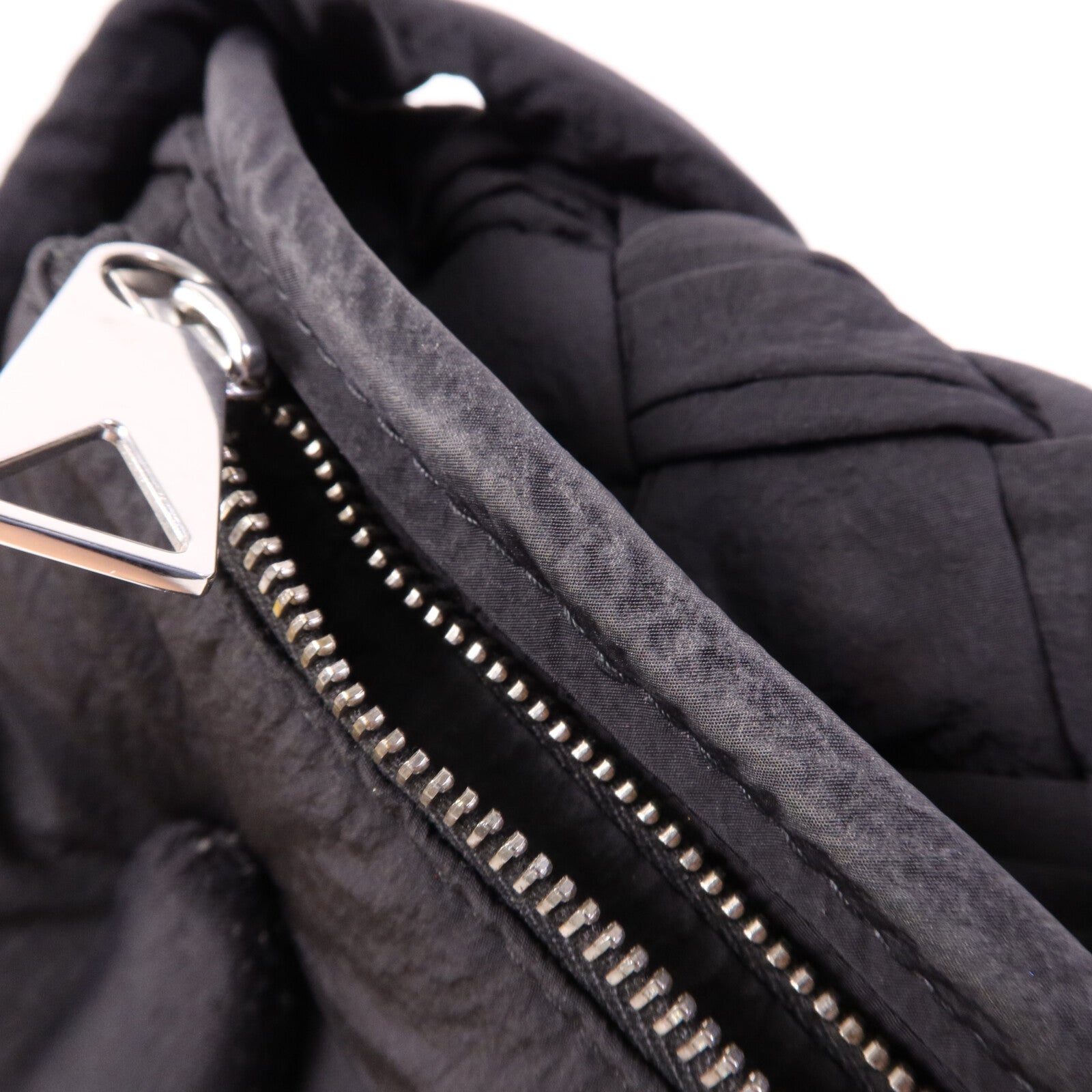 BOTTEGA VENETA 聚酯纖維Small Rumple Messenger銀扣肩背袋