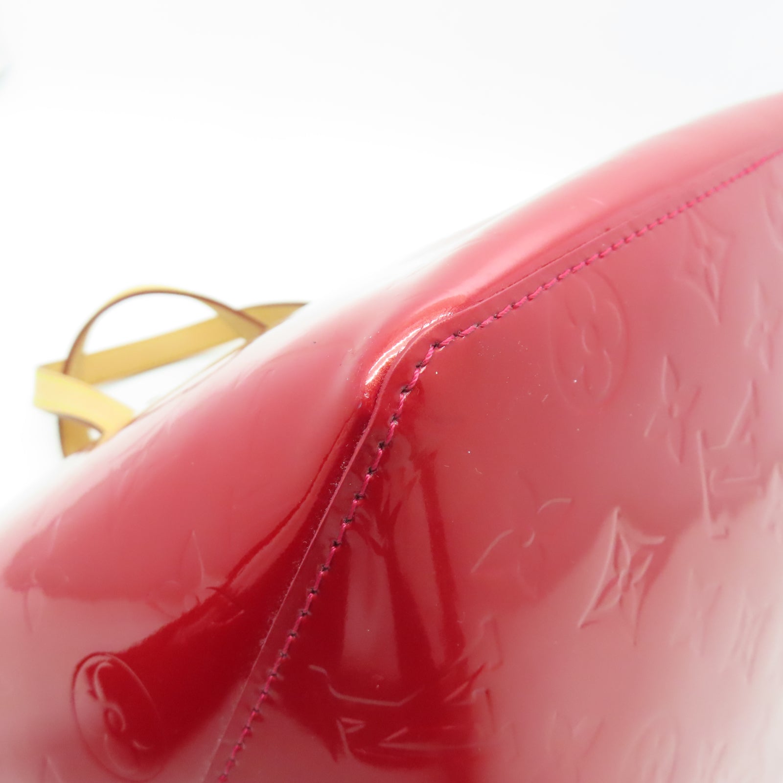 LOUIS VUITTON 【激減優惠】漆皮皮革Bellevue PM金扣手挽袋紅色