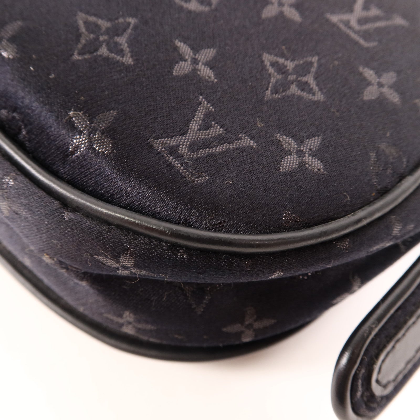 LOUIS VUITTON Monogram Satin Comte De Fe Musette銀扣肩背袋黑色