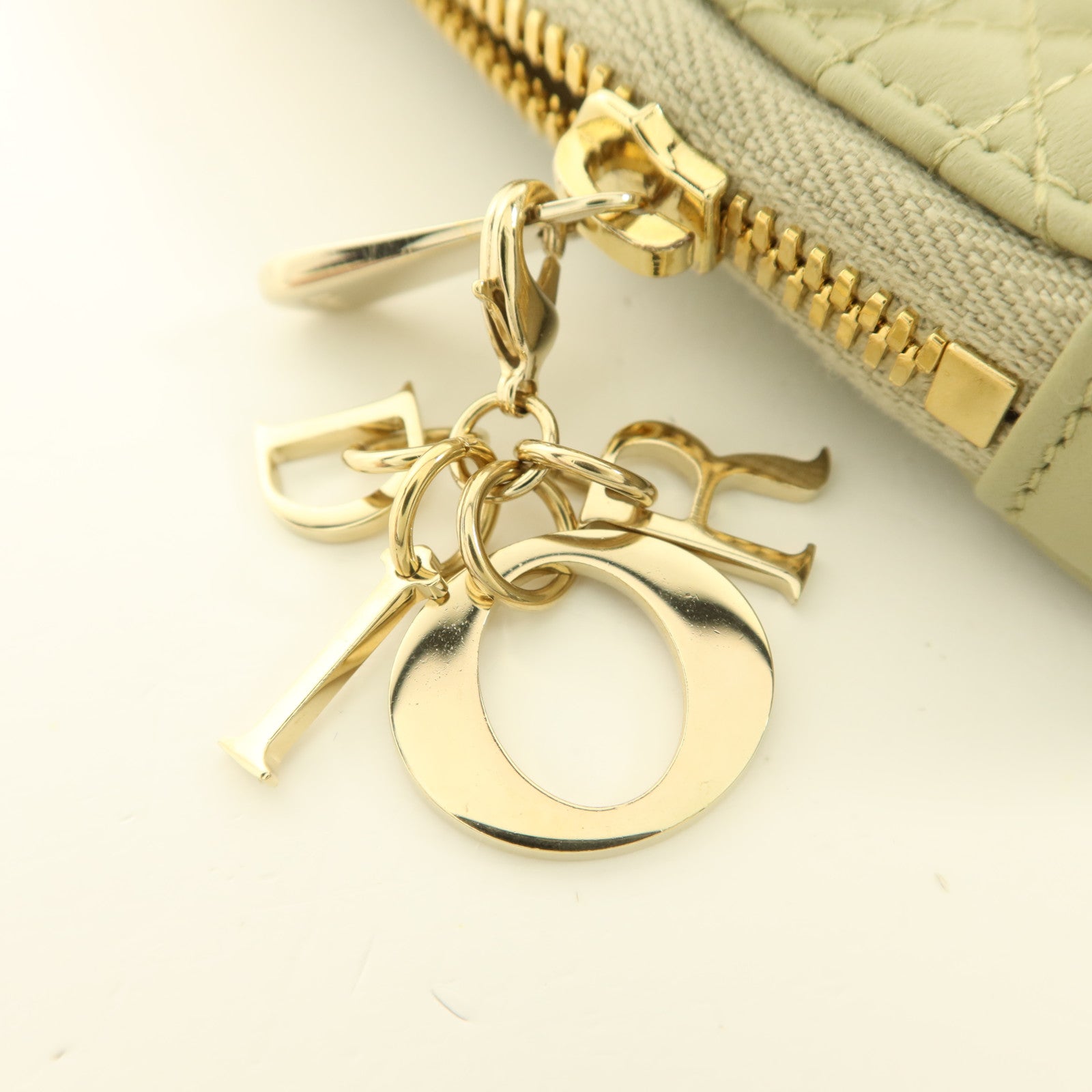 Dior 羊皮皮革Lady Dior Call'in Dior Phone Holder金扣手機手挽袋