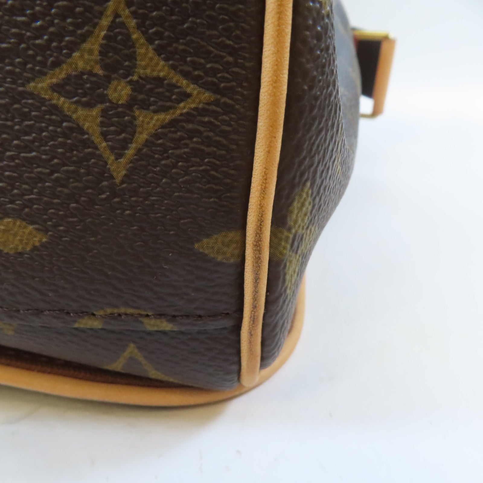 LOUIS VUITTON Monogram Abbesses Shoulder Bag金扣肩背袋啡色