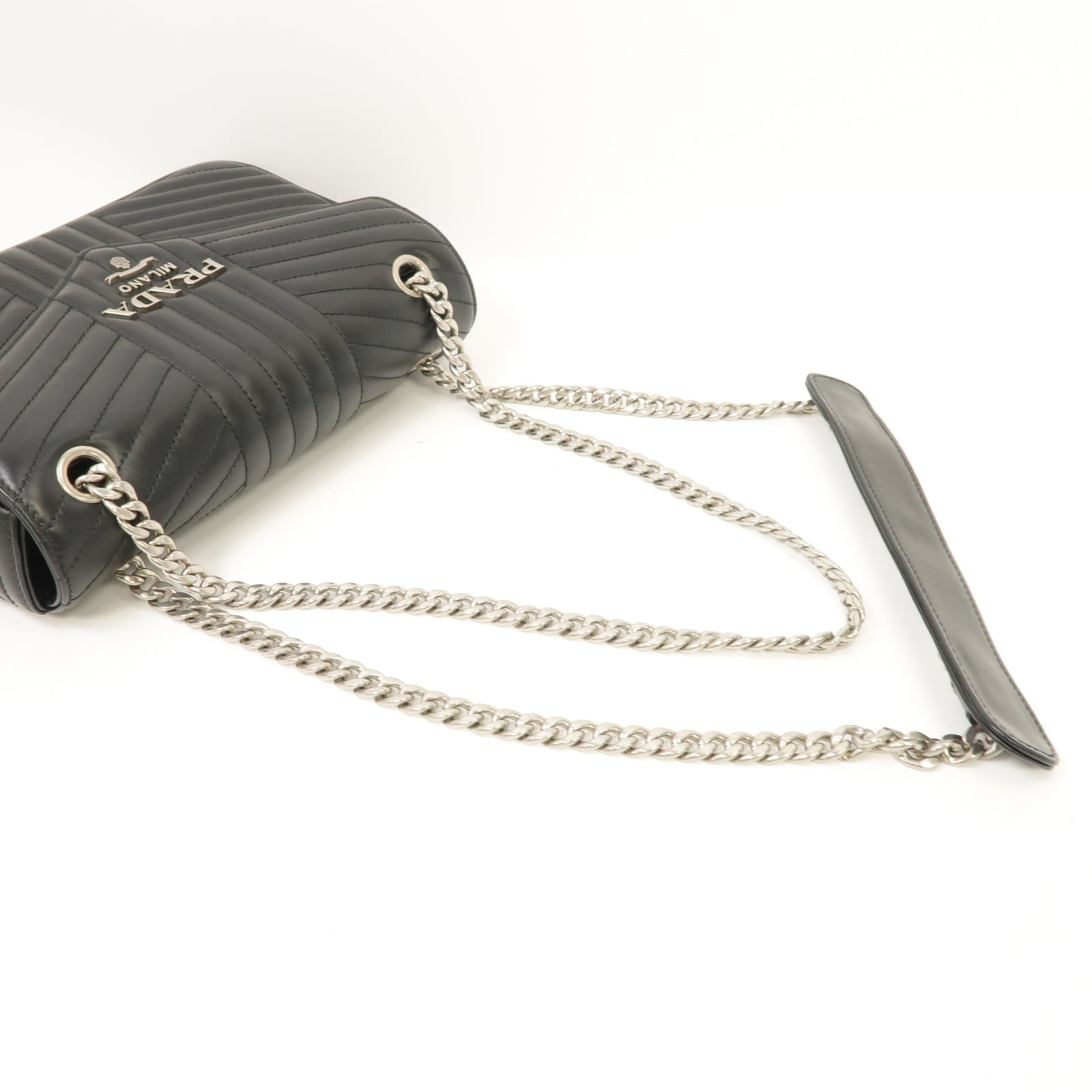 PRADA 牛皮皮革Chain Shoulder Bag銀扣鏈帶肩背袋黑色