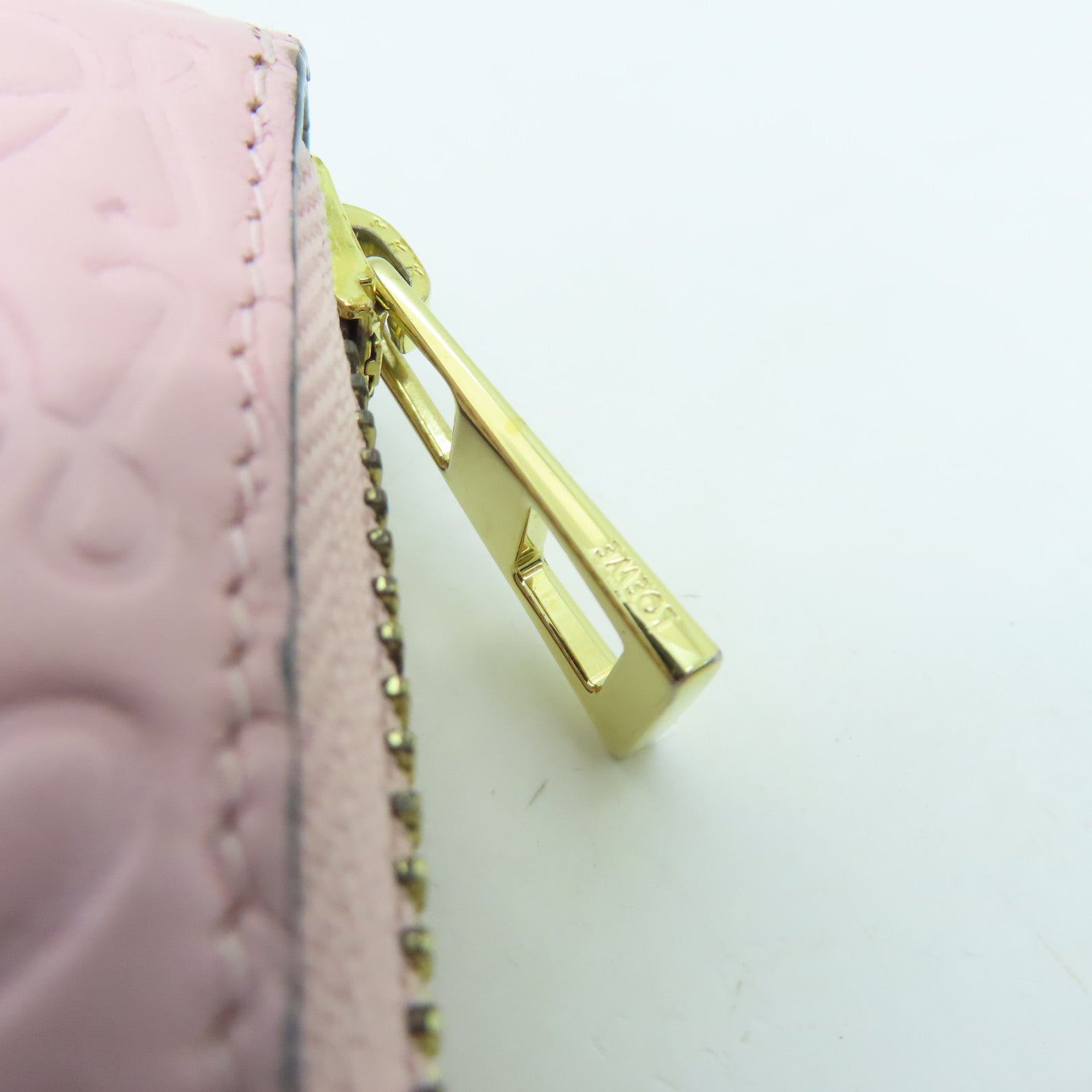 LOEWE 牛皮皮革Long Wallet金扣长钱包粉红色