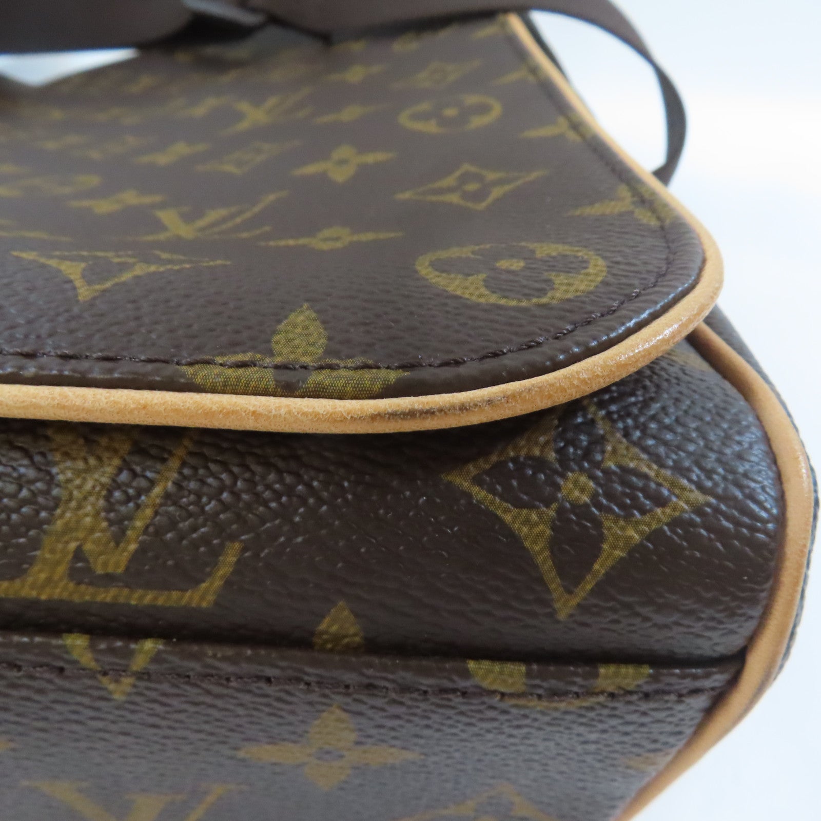 LOUIS VUITTON Monogram Abbesses Shoulder Bag金扣肩背袋啡色