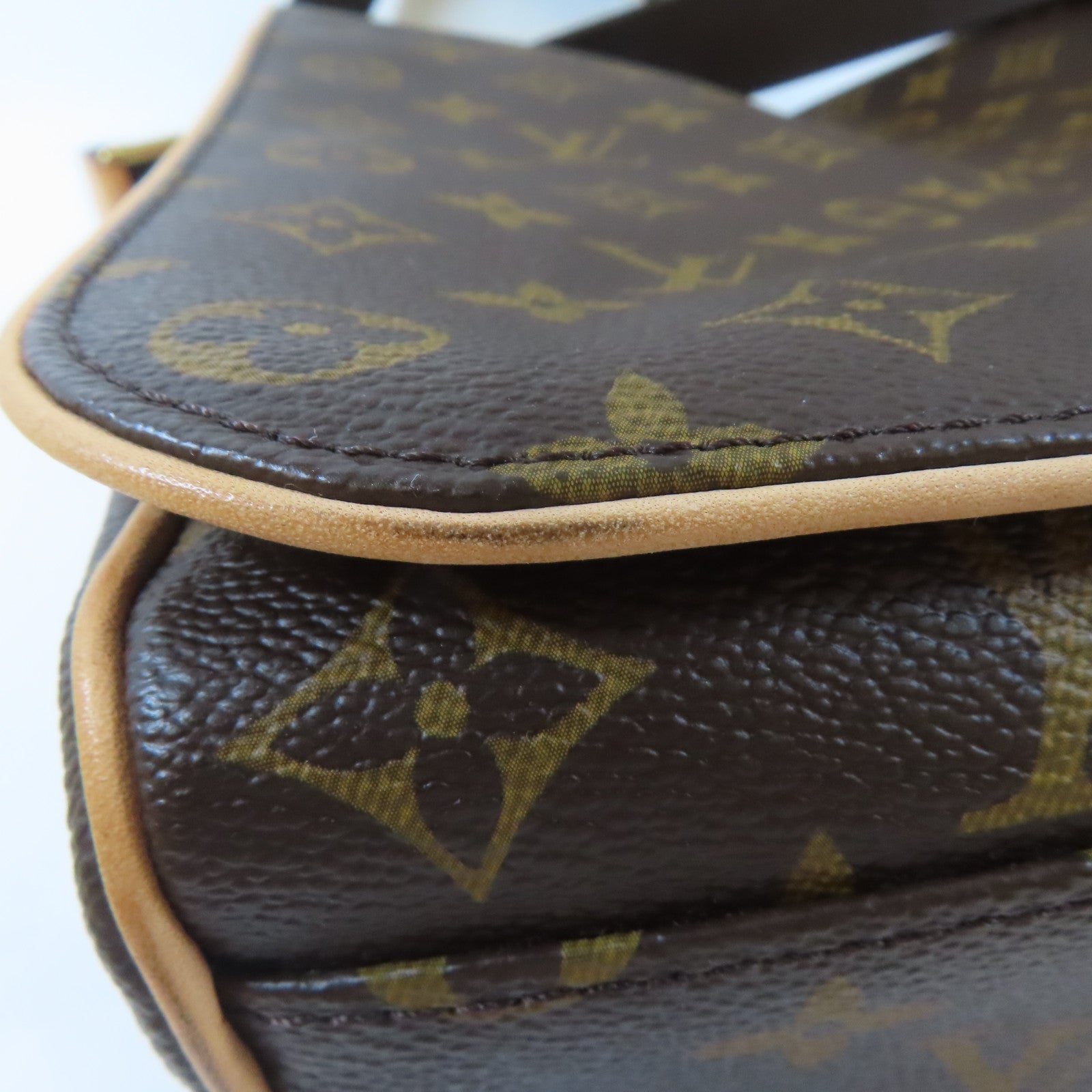 LOUIS VUITTON Monogram Abbesses Shoulder Bag金扣肩背袋啡色