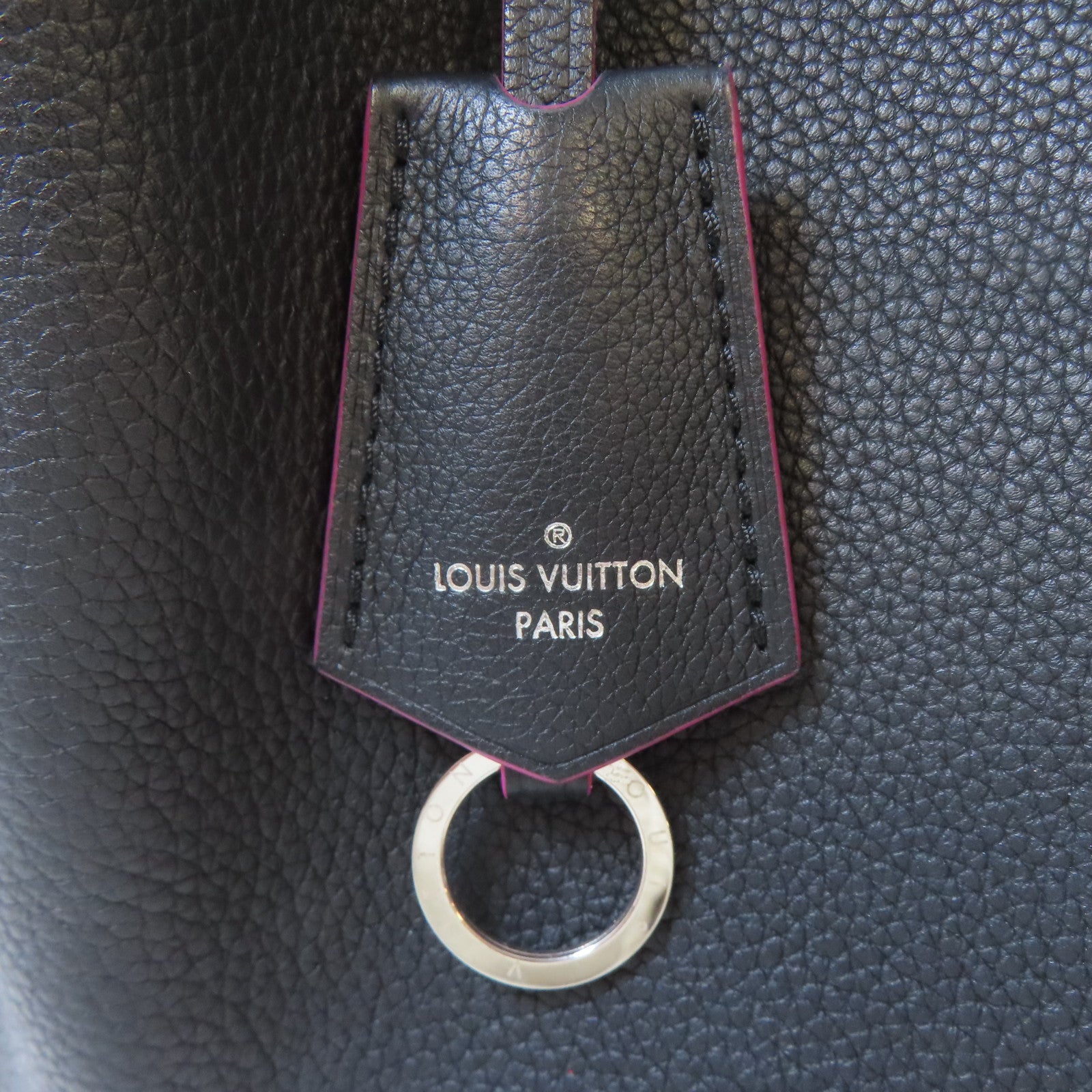 LOUIS VUITTON 牛皮皮革Lockme Bucket Bag銀扣肩背袋黑色