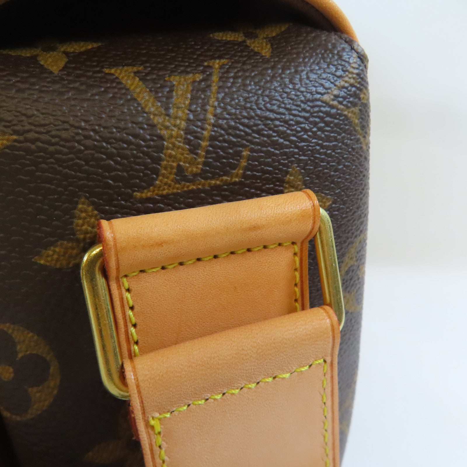 LOUIS VUITTON Monogram Abbesses Shoulder Bag金扣肩背袋啡色